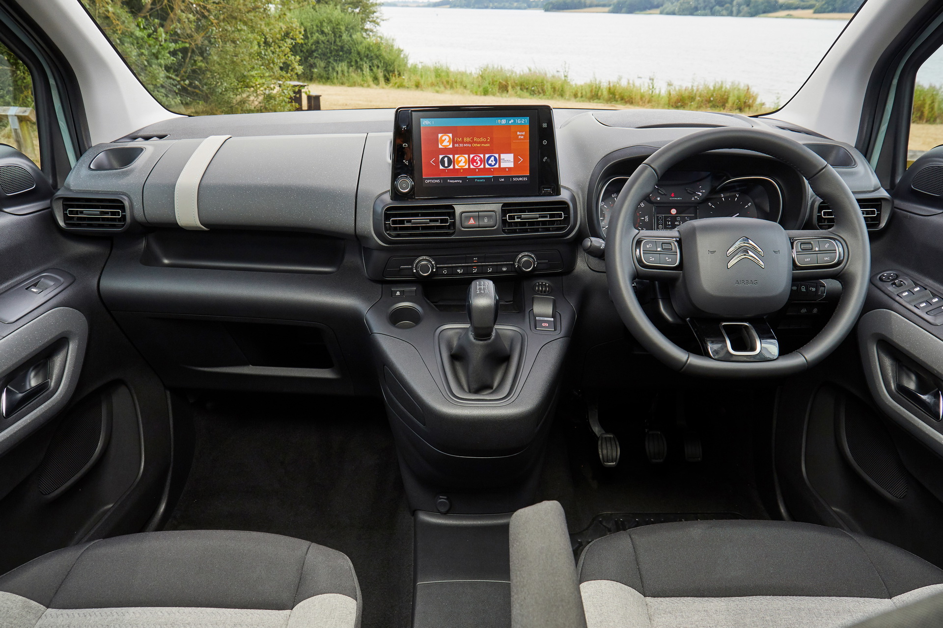 2019-citroen-berlingo-46 New Citroen Berlingo And Peugeot Rifter Go On Sale In The UK