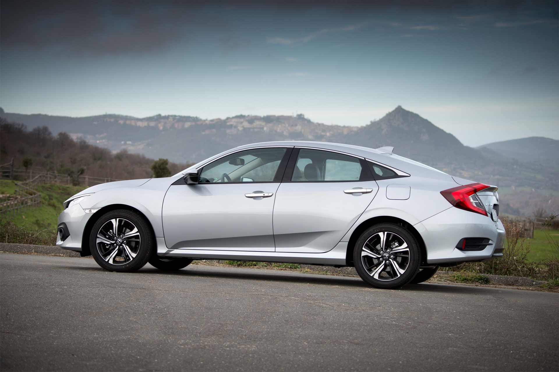 honda-civic-4door-uk-pricing-specs-1 New Honda Civic Saloon Priced From £19,395 In The UK
