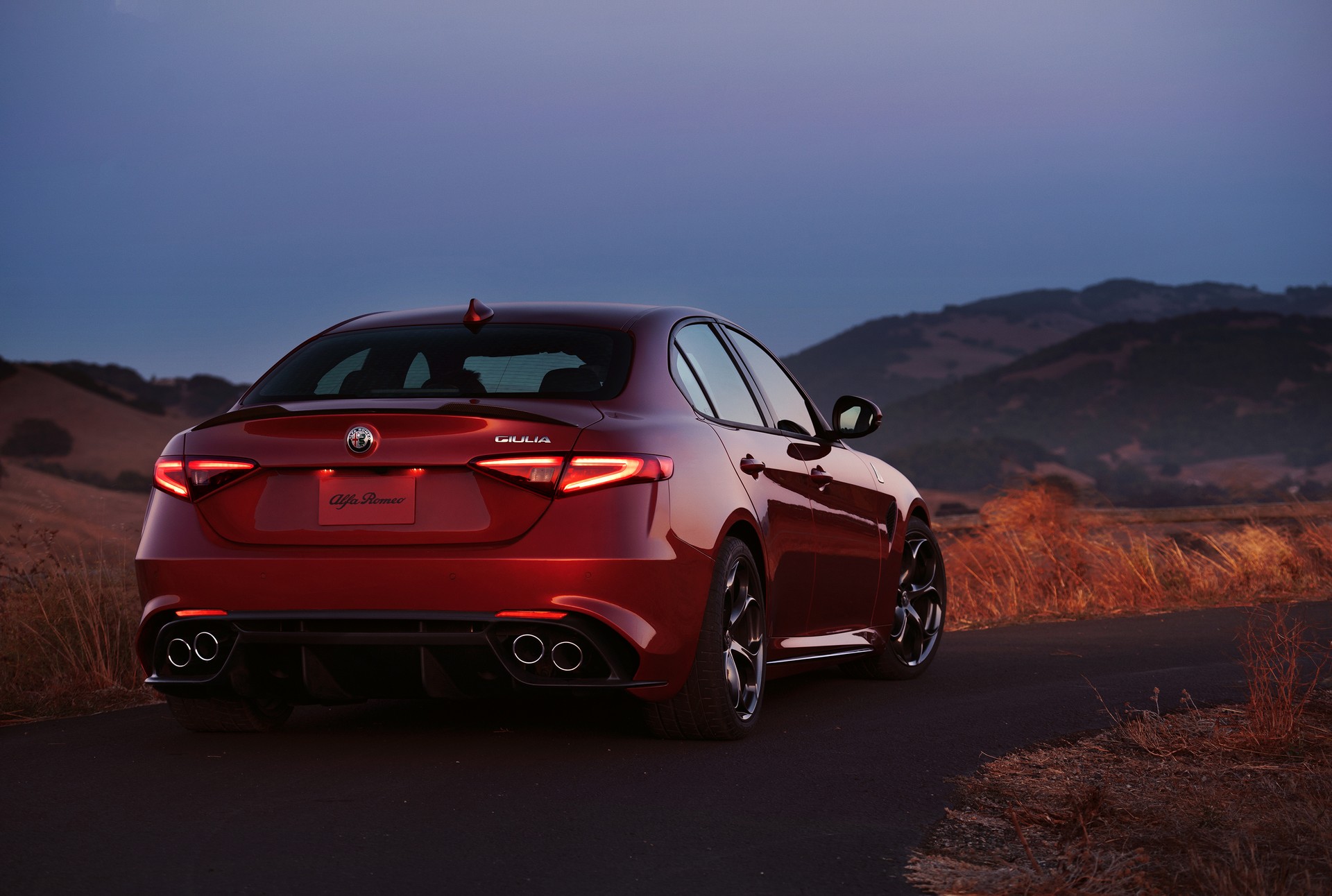 2019-Alfa-Romeo-Giulia-60 2019 Alfa Romeo Giulia Gains New Styling Packages, Additional Equipment