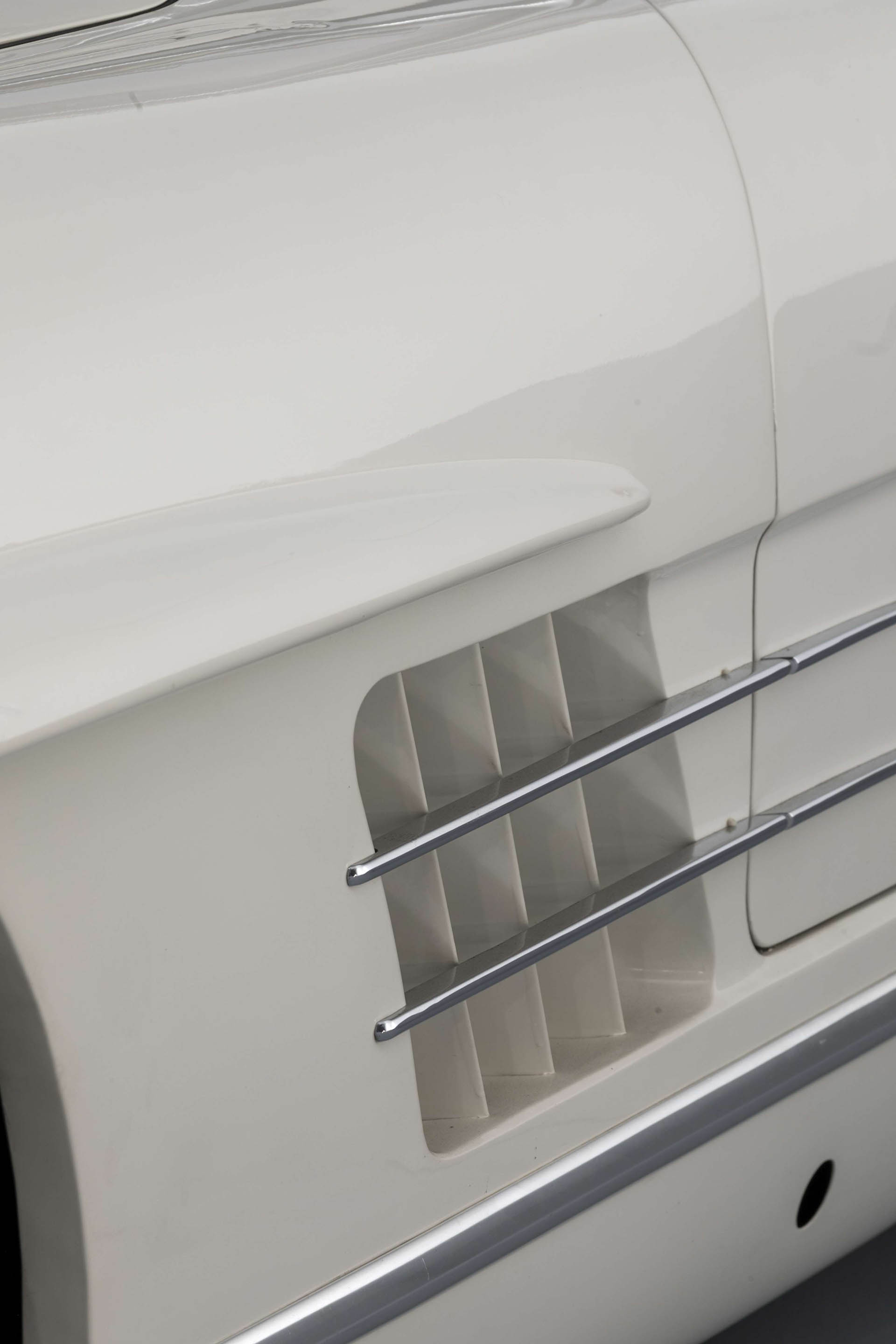 1963-Mercedes-Benz-300-SL-Roadster_39 This Factory-Fresh Mercedes 300 SL Doubled Its Estimate To Set A New World Record