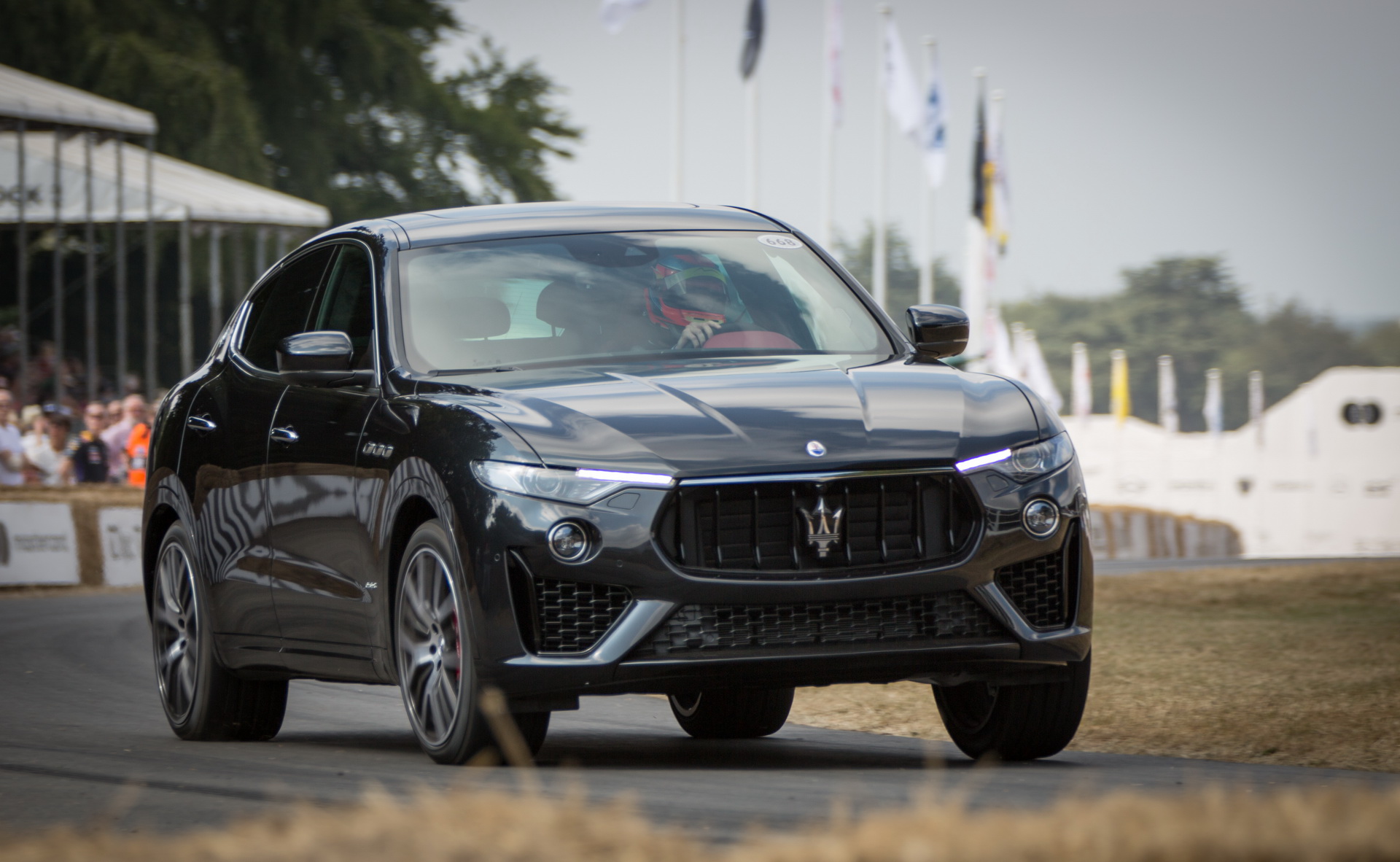 maserati-levante-v6-petrol-uk-5 Maserati Levante Gets 350 HP V6 Petrol In UK, From £61,425