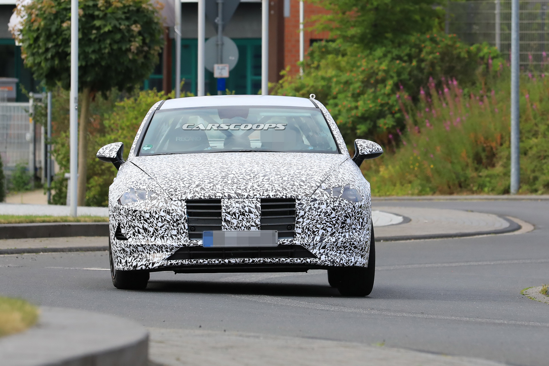 hyundai-sonata-i40-spy-first-time-31 All-New 2019 Hyundai i40 Spied With Sharper Looks, Could Preview Next Sonata Too