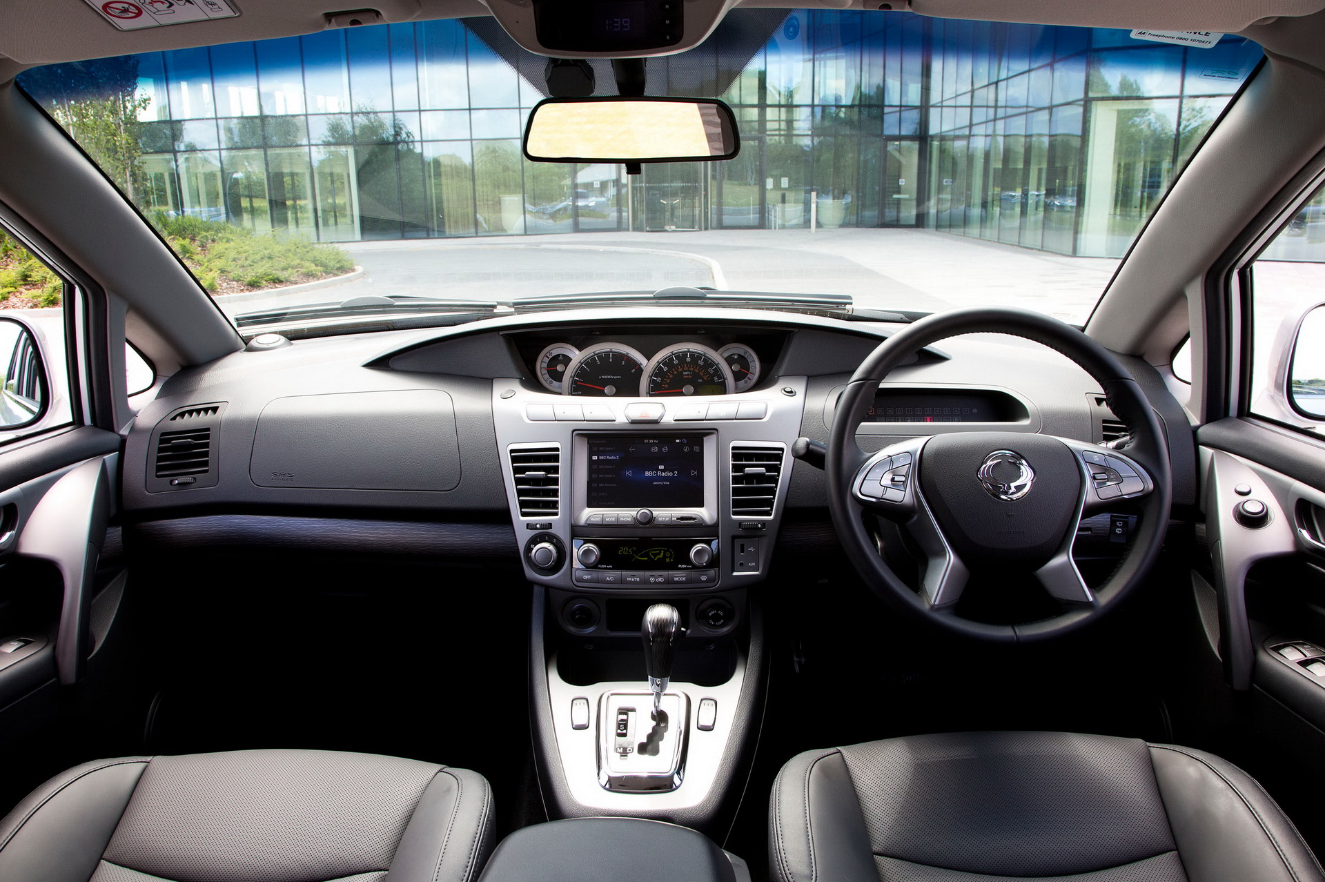 2019-ssangyong-turismo-mpv-9 Facelifted SsangYong Turismo Is Not The Prettiest MPV Out There