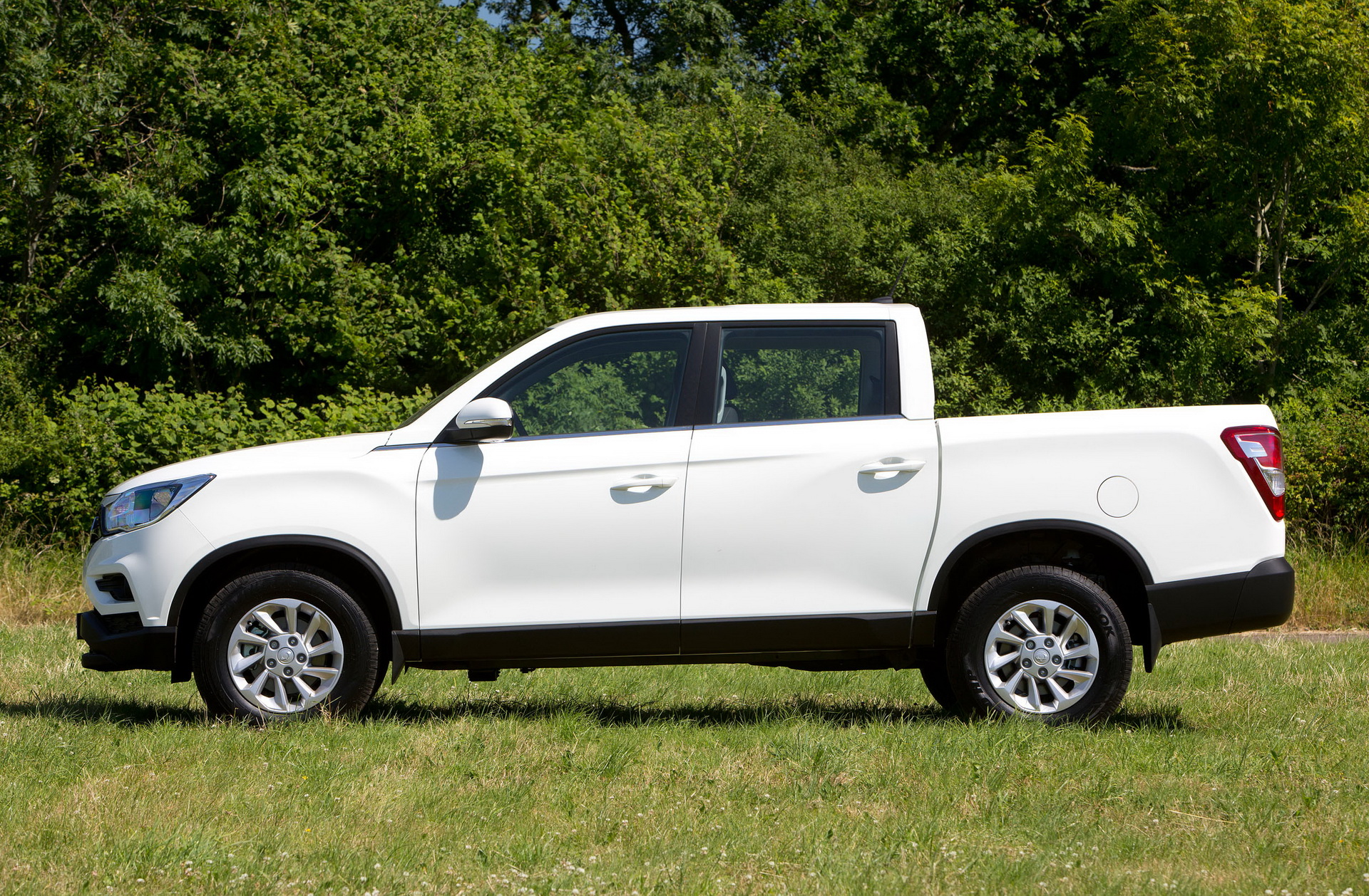 Ssangyong-Musso--Pickup-09 New Ssangyong Musso Pickup Priced From £19,995* In The UK