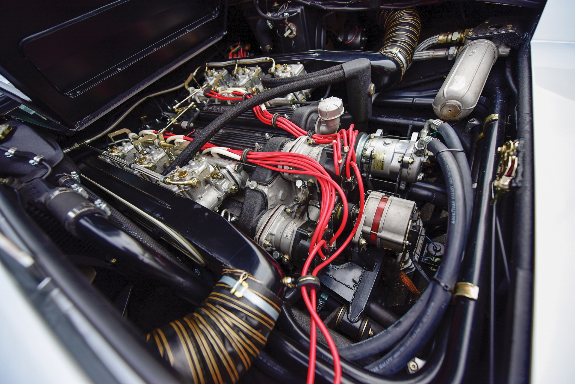 lamborghini-countach-series-ii-19 Fully Restored Lamborghini Countach Series II Will Have You Craving Money