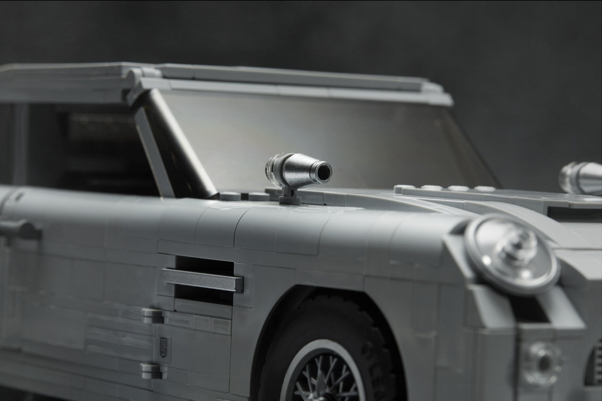 LEG0-Aston-Martin-DB5-50 LEGO’s James Bond Aston Martin DB5 Has A Working Ejector Seat