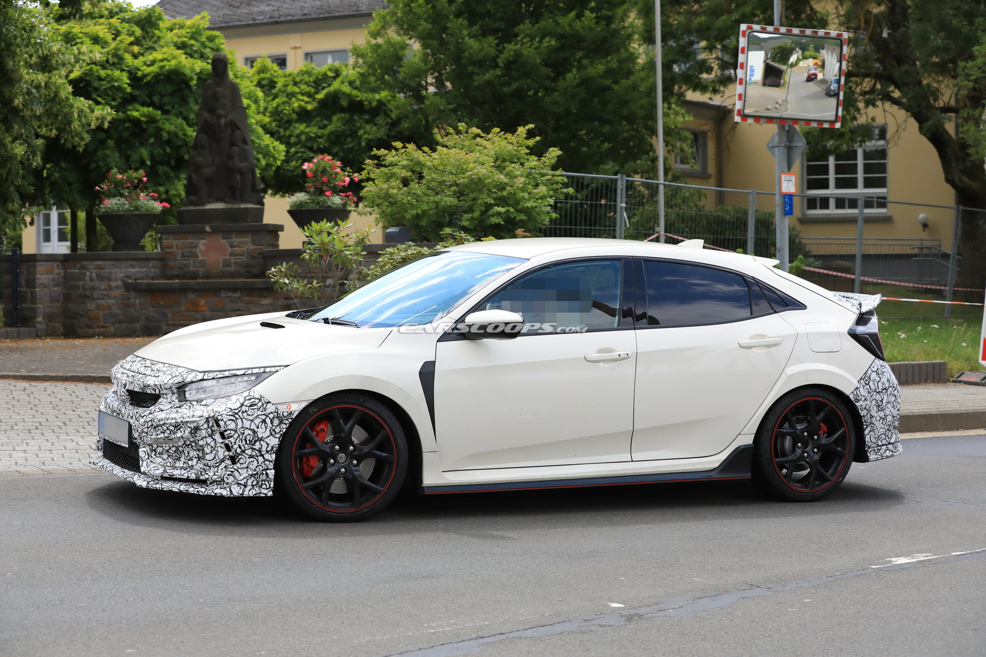 2019 Honda Civic Type R 24 2019 Honda Civic Type R Facelift Spied With New Bumpers And Both Small And Large Rear Wing