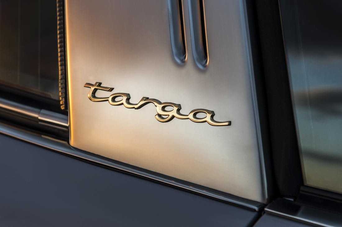 15-singer-911-colorado-springs-1100x732 Start Your Week Off Right With 100+ Photos Of Singer Porsche Porn