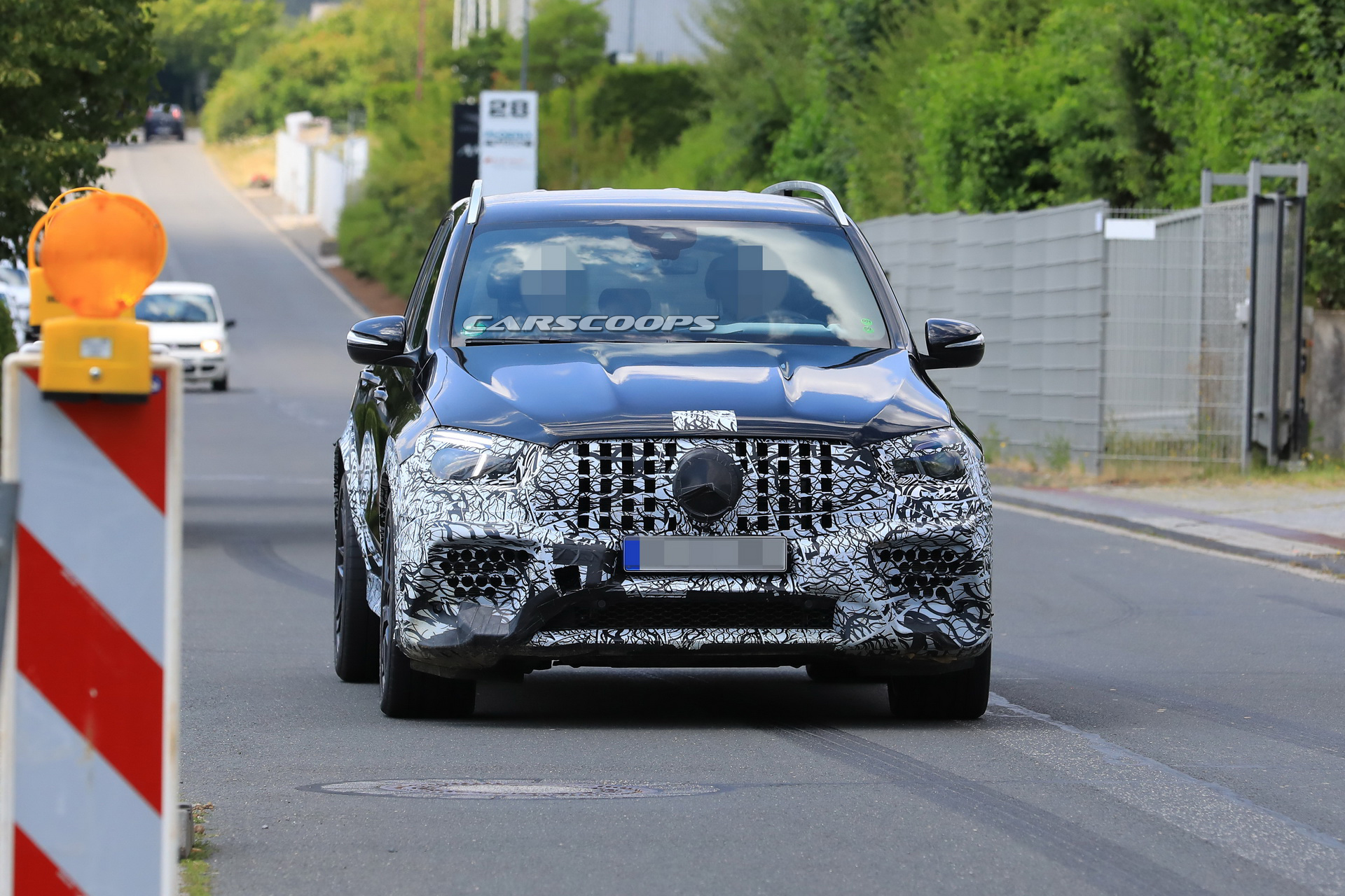 mercedes-amg-gle63-spy-less-camo-11 2019 Mercedes-AMG GLE 63 Sheds Most Of Its Camo To Reveal Familiar Look