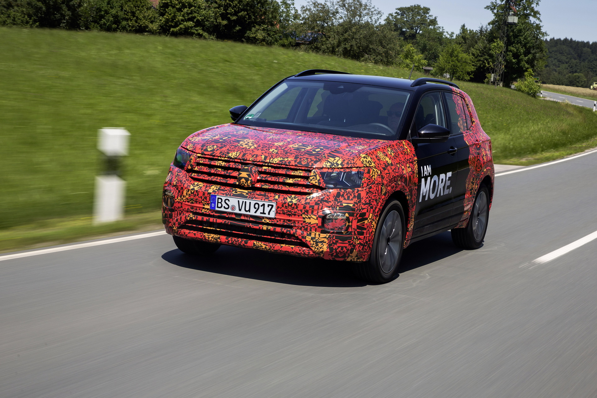2019-vw-t-cross-4 Volkswagen T-Cross New Teaser Focuses On Practicality