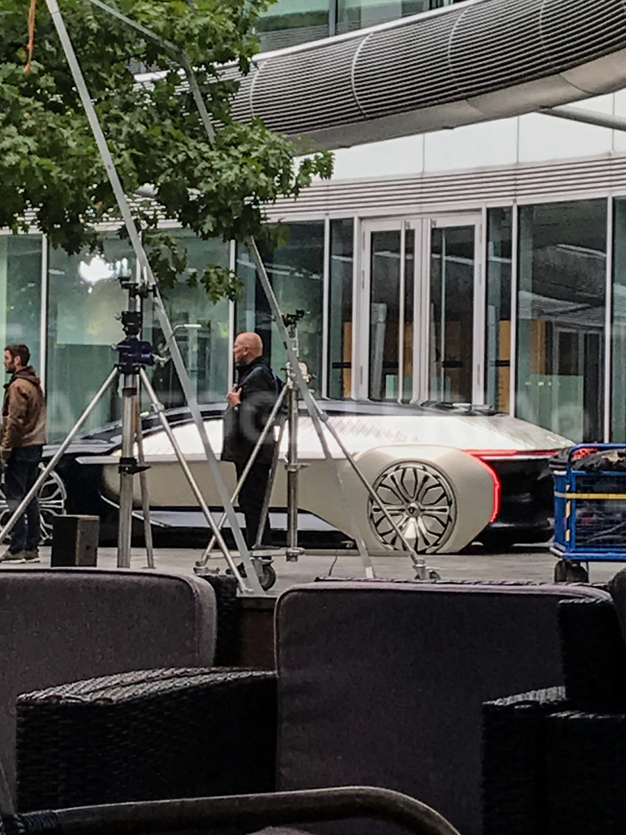 renault-concept-new-spotted-warsaw-7 New Renault Concept Spotted Ahead Of Possible Paris Debut