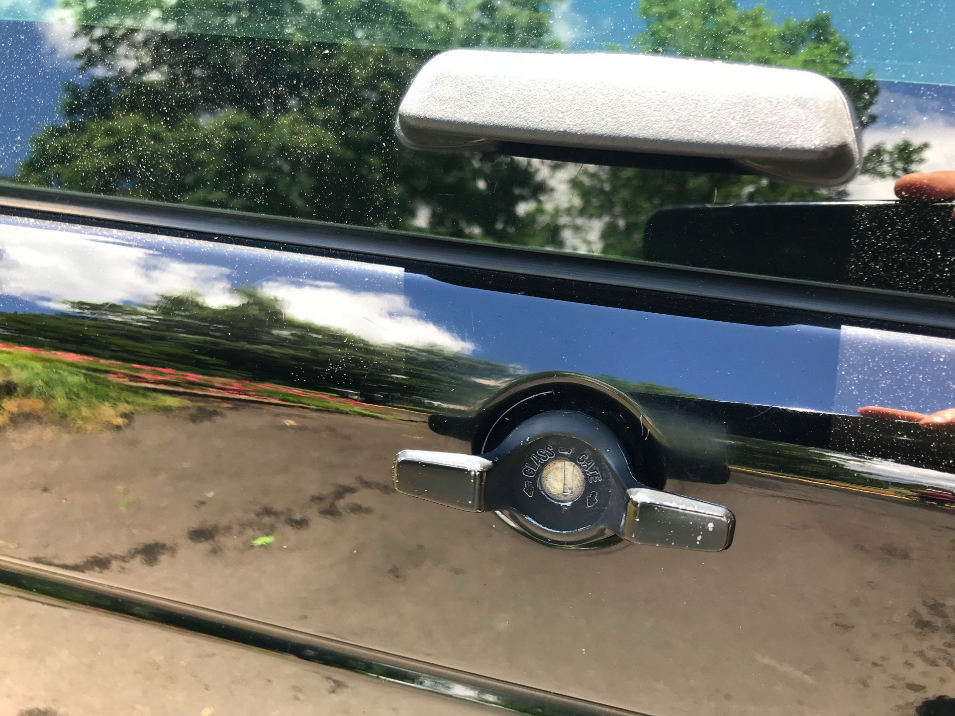 1993-gmc-typhoon-bat-auction-24 GMC Typhoon Turbo AWD Is Your 1990s Sleeper SUV