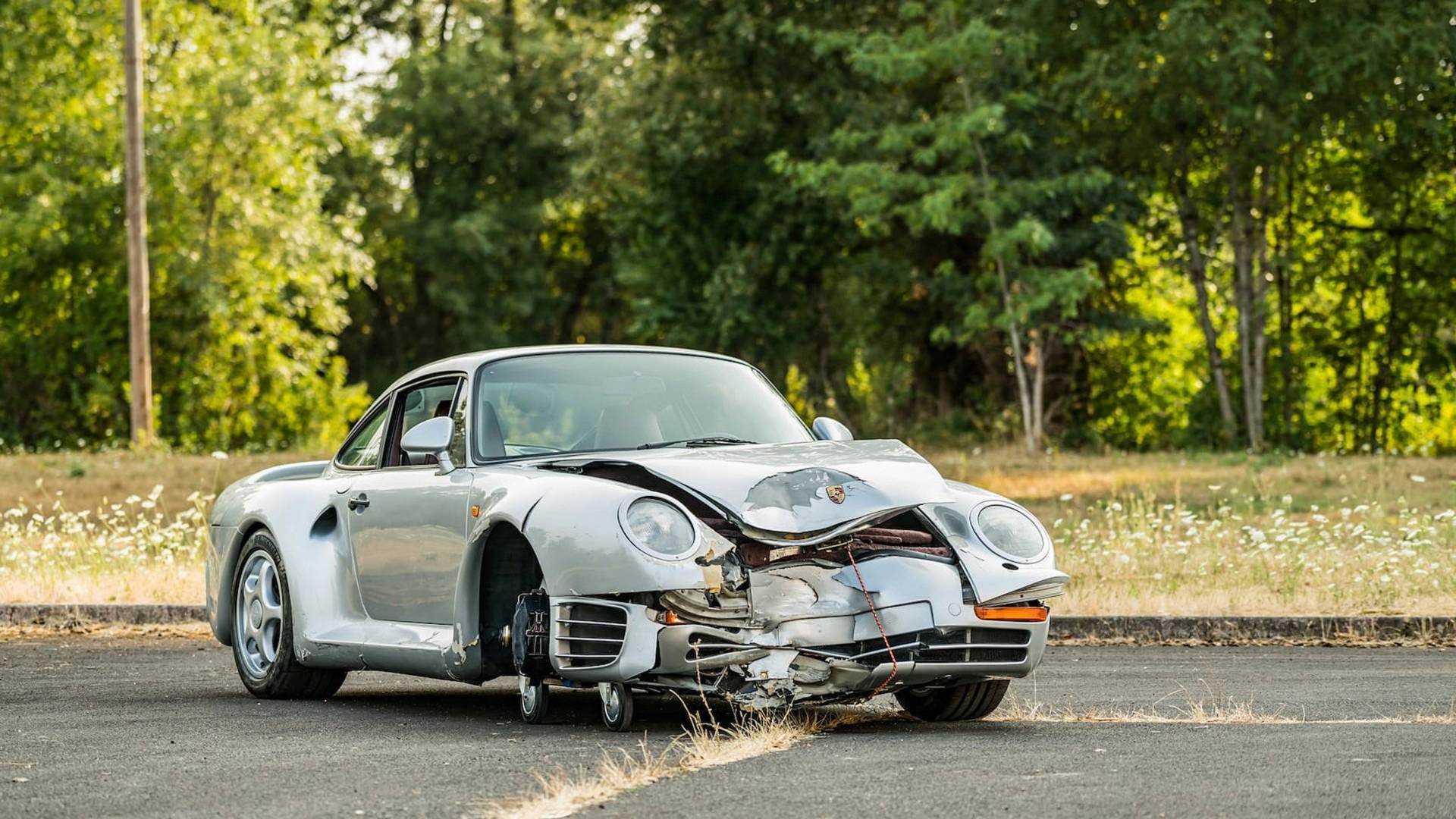 Porsche-959-Komfort-Crashed-5 Crashed Porsche 959 Komfort Sells For Almost Half A Million Dollars