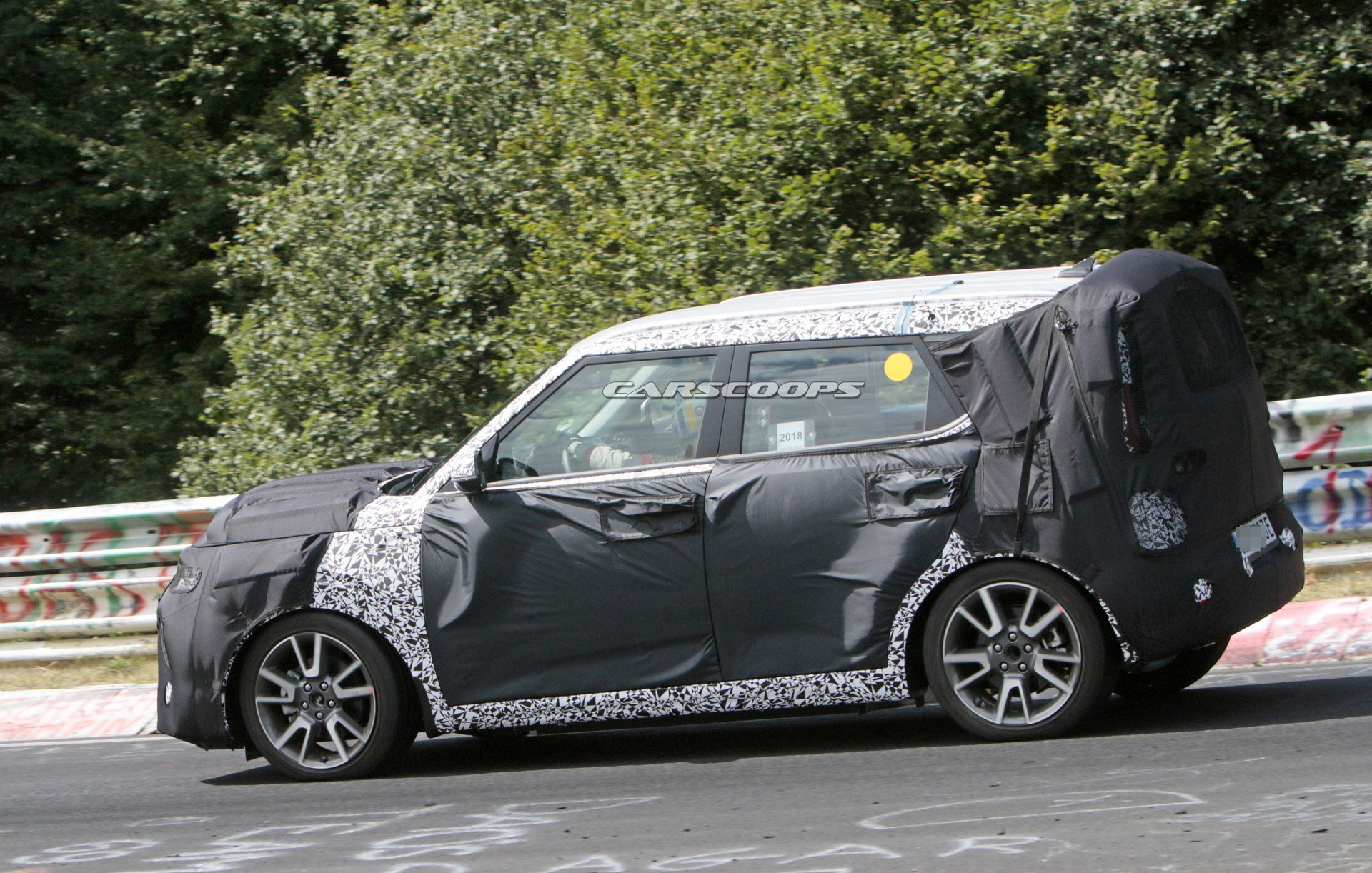 Kia-Soul-EV-Spy-12 2020 Kia Soul EV Spied, Should Offer An Improved Range And Greater Performance