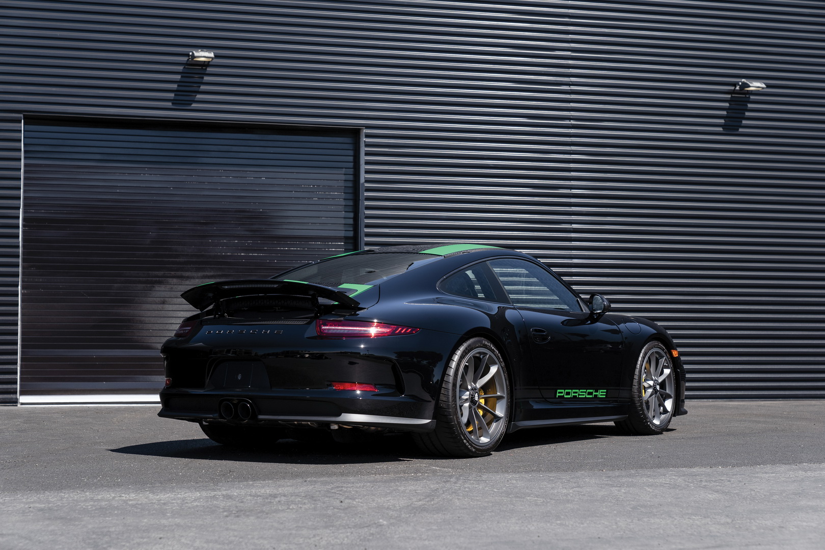 2016-porsche-911-r-2 Crazy Porsche 911 R Premiums Are Evaporating, 30-Mile Example Is Up For $330-370k