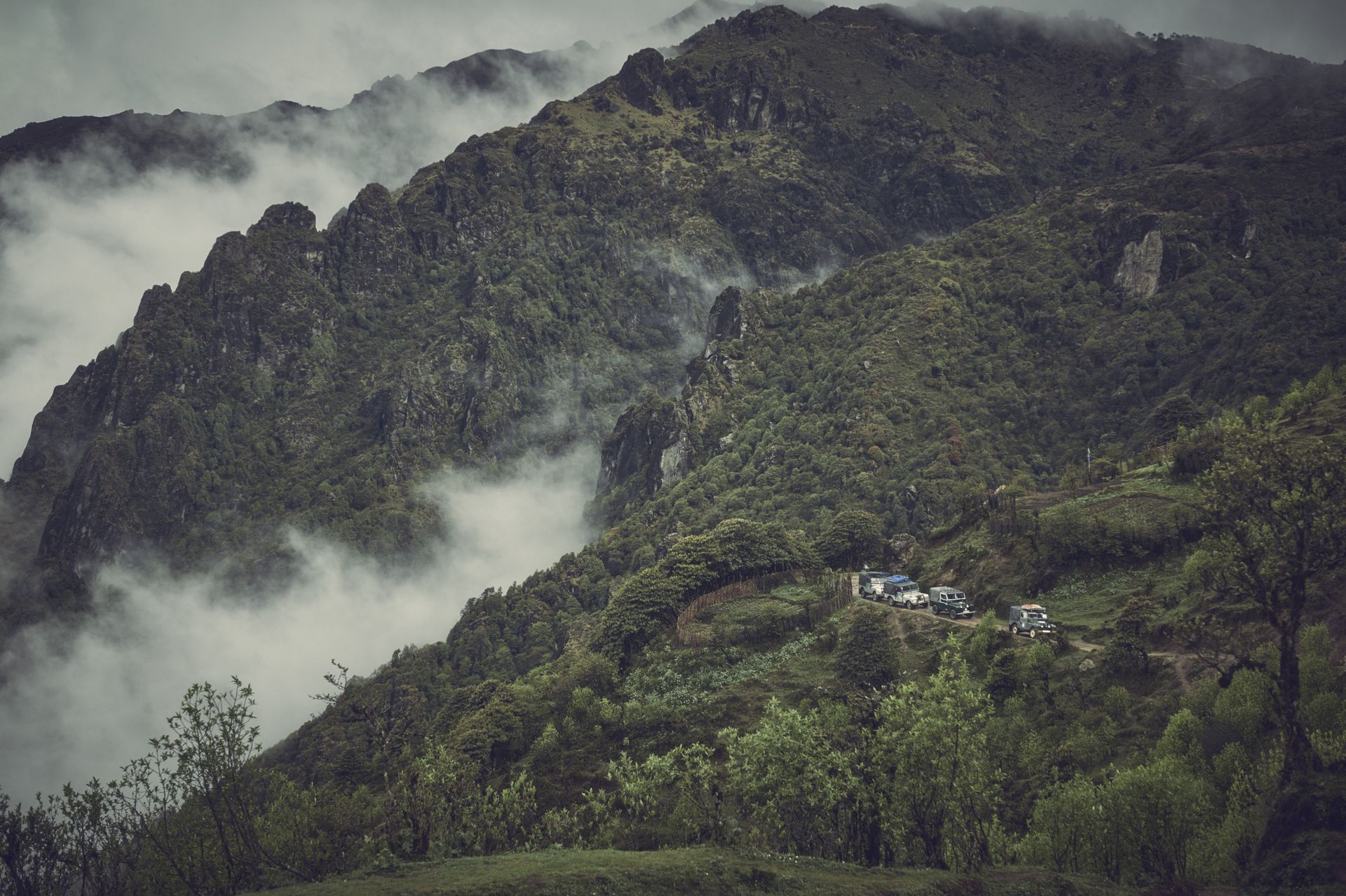 Land-Rover-Defender-Himalaya-22 This Tiny Himalayan Village Runs A Fleet Of Land Rover Defenders