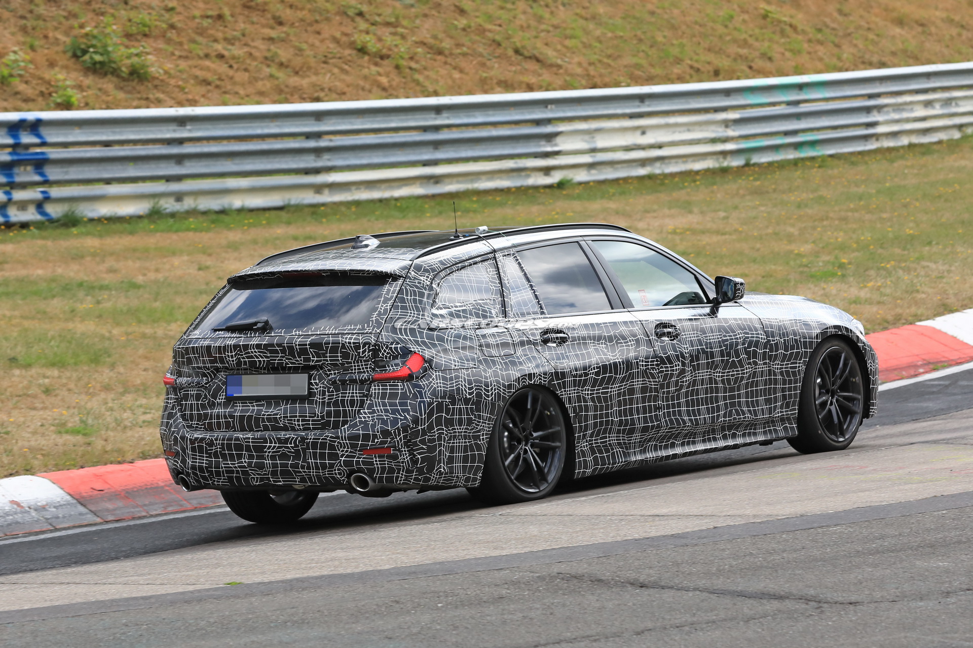 2019 BMW 3-Series-Touring-6 2019 BMW 3-Series Touring Spied Looking Like A Little 5er (New Photos)
