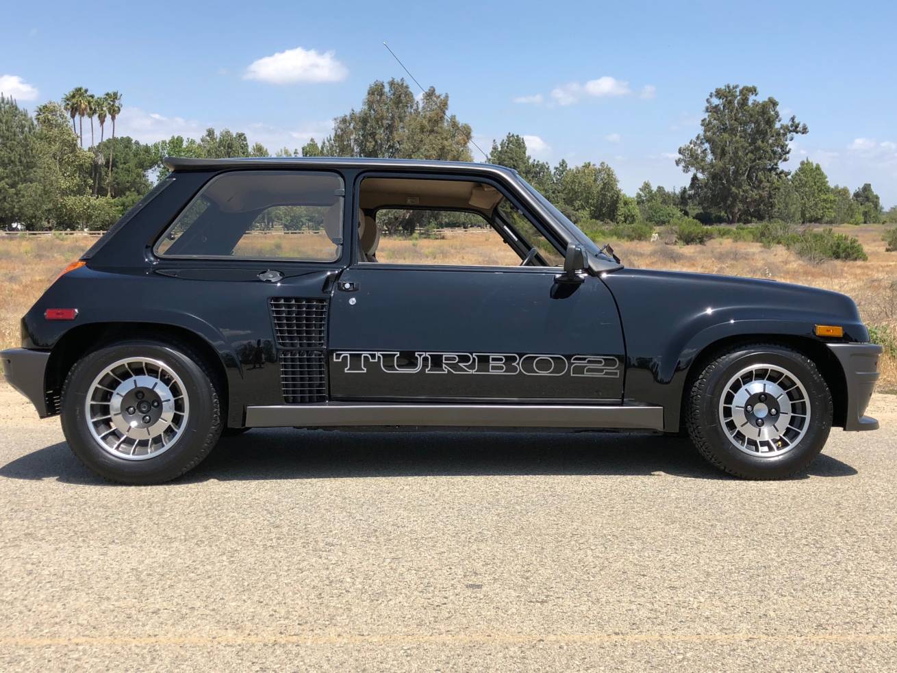 1985-renault-r5-turbo-2-evo-bat-auction-38 1985 Renault R5 Turbo 2 Evo Will Help You Make A French Connection