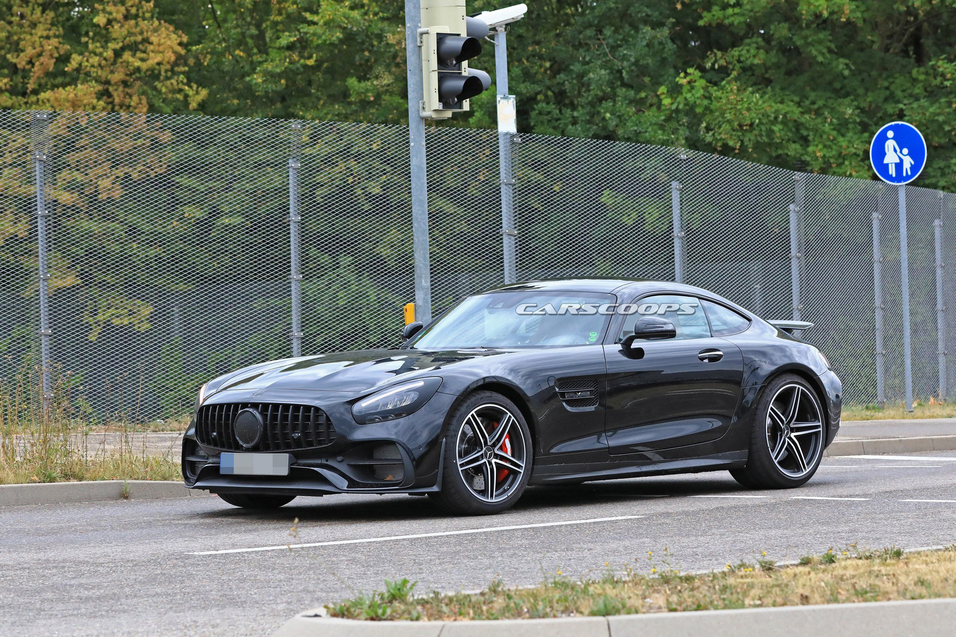 Mercedes-AMG-GT-Facelift-Spy-4 Mercedes-AMG GT Facelift Spotted, Sports Updates Inside And Out