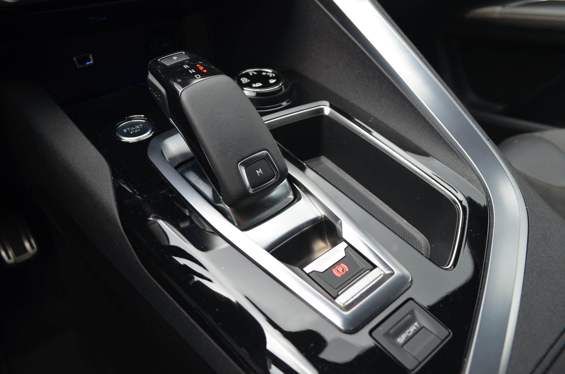 2018-peugeot-3008-gt-review-cs-26 We Drive The Peugeot 3008 Compact Crossover To See If It’s Worth The Hype