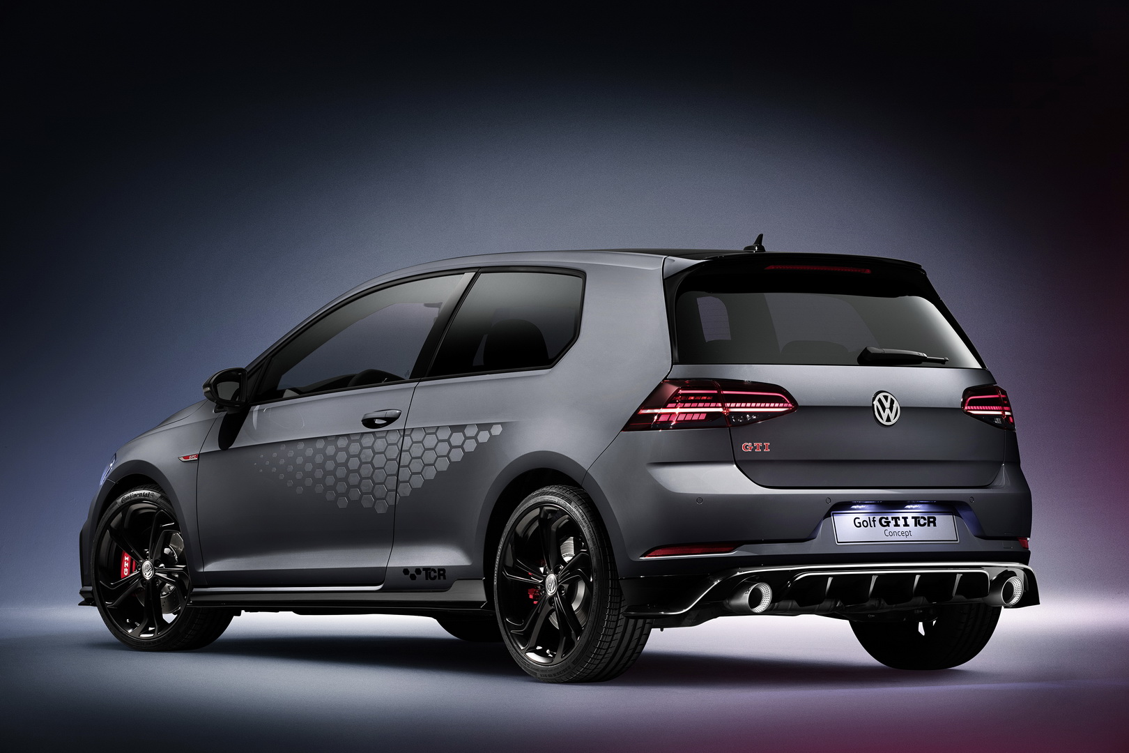vw-golf-gti-tcr-concept-4 VW Golf GTI TCR Expected In Showrooms This Year, Will Slot Under The Golf R