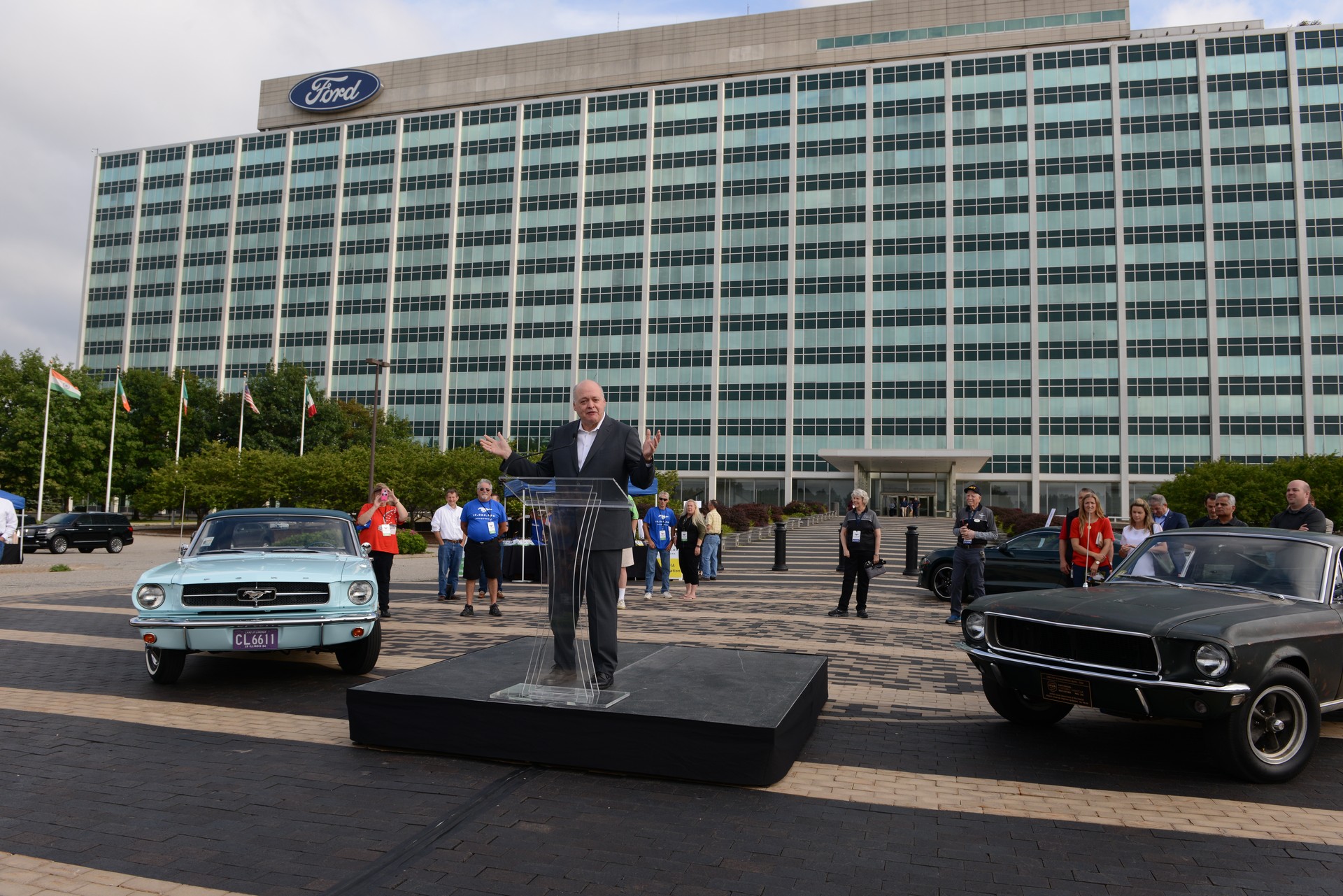 Ford-Mustang-20 Ford Unveils The 10 Millionth Mustang, Has 296 HP More Than The Original