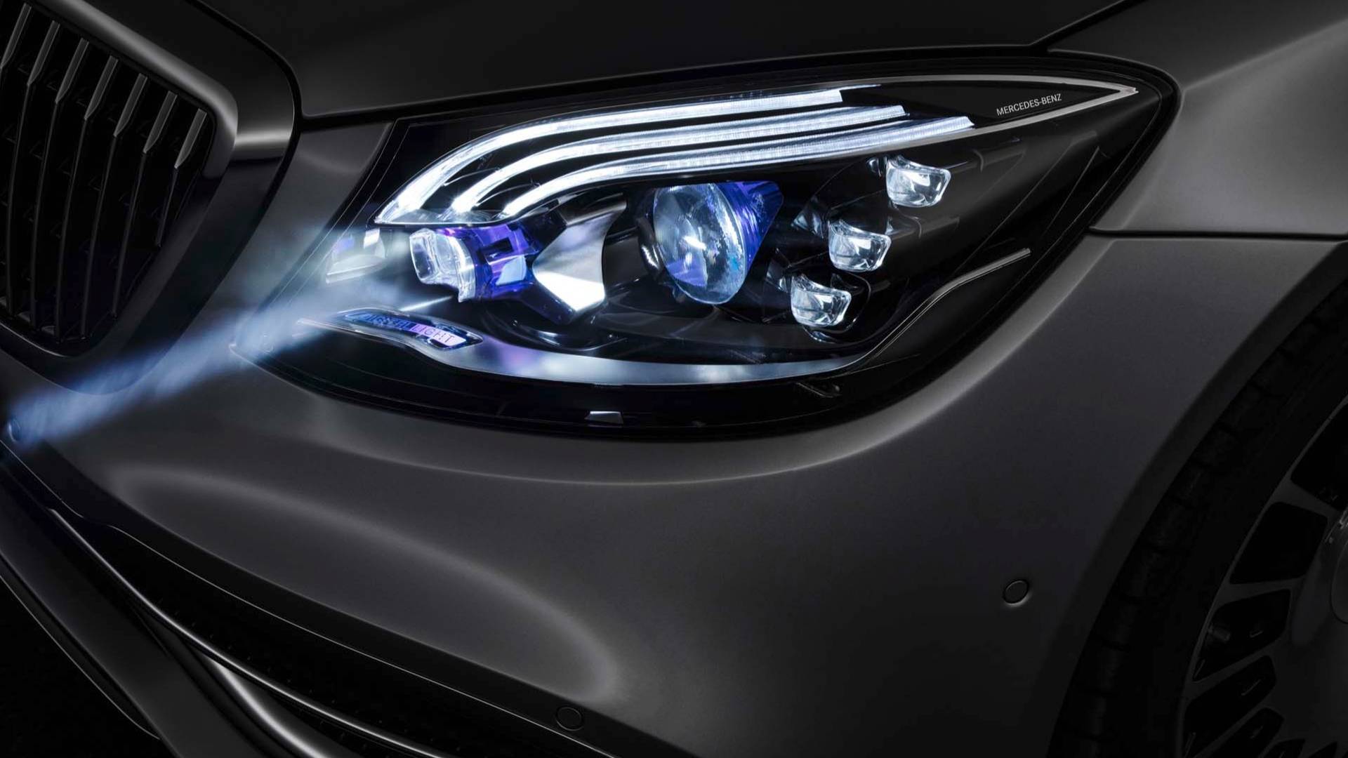 Mercedes-Benz-Digital-Light-16 Don’t Speak; Just Let Your New Merc’s Headlights Do All The Talking