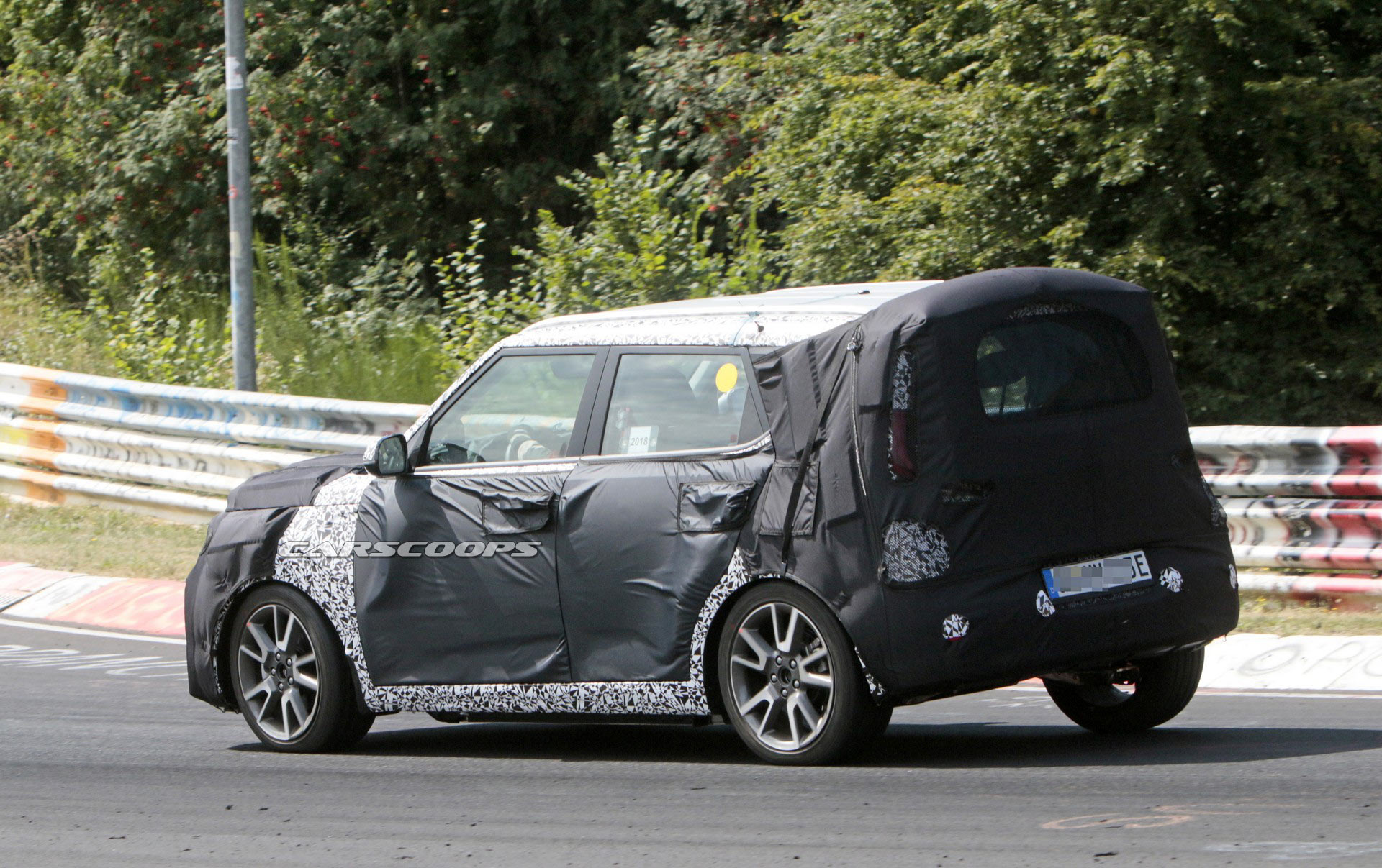 Kia-Soul-EV-Spy-13 2020 Kia Soul EV Spied, Should Offer An Improved Range And Greater Performance