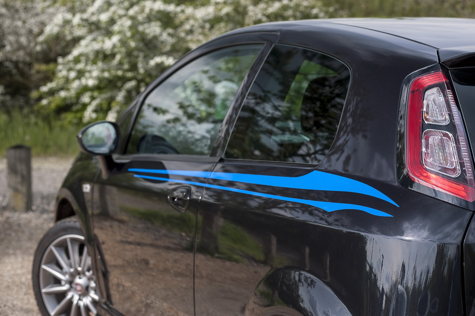 fiat-punto-jet-black-4 Fiat Punto Axed In The UK, Successor Is Nowhere On The Horizon