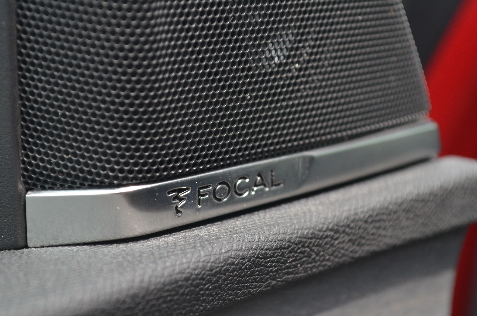 2018-peugeot-3008-gt-review-cs-34 We Drive The Peugeot 3008 Compact Crossover To See If It’s Worth The Hype