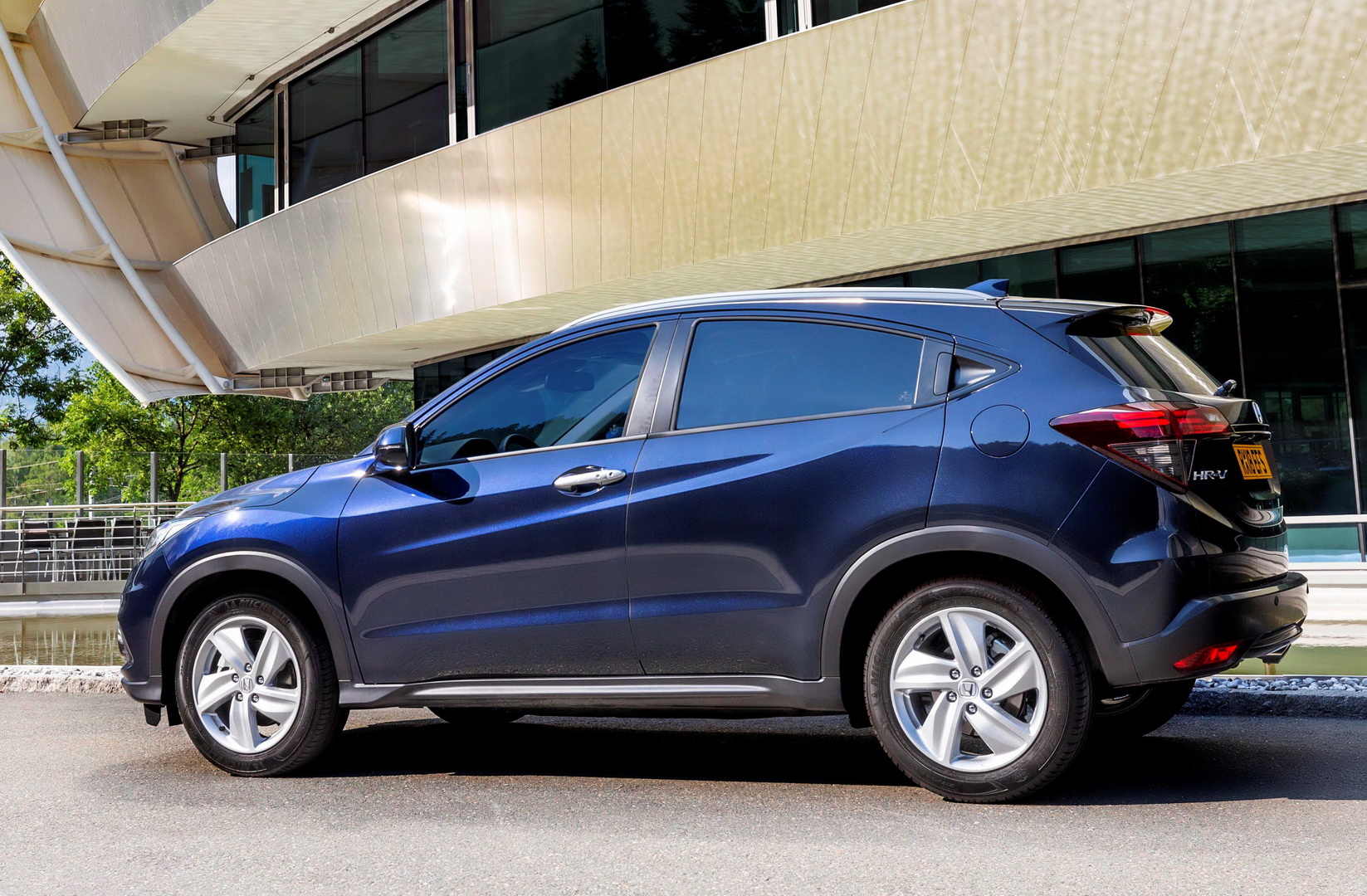 2019-honda-hr-v-europe-9 Euro-Spec 2019 Honda HR-V Revealed With 1.5-Liter Petrol Engine