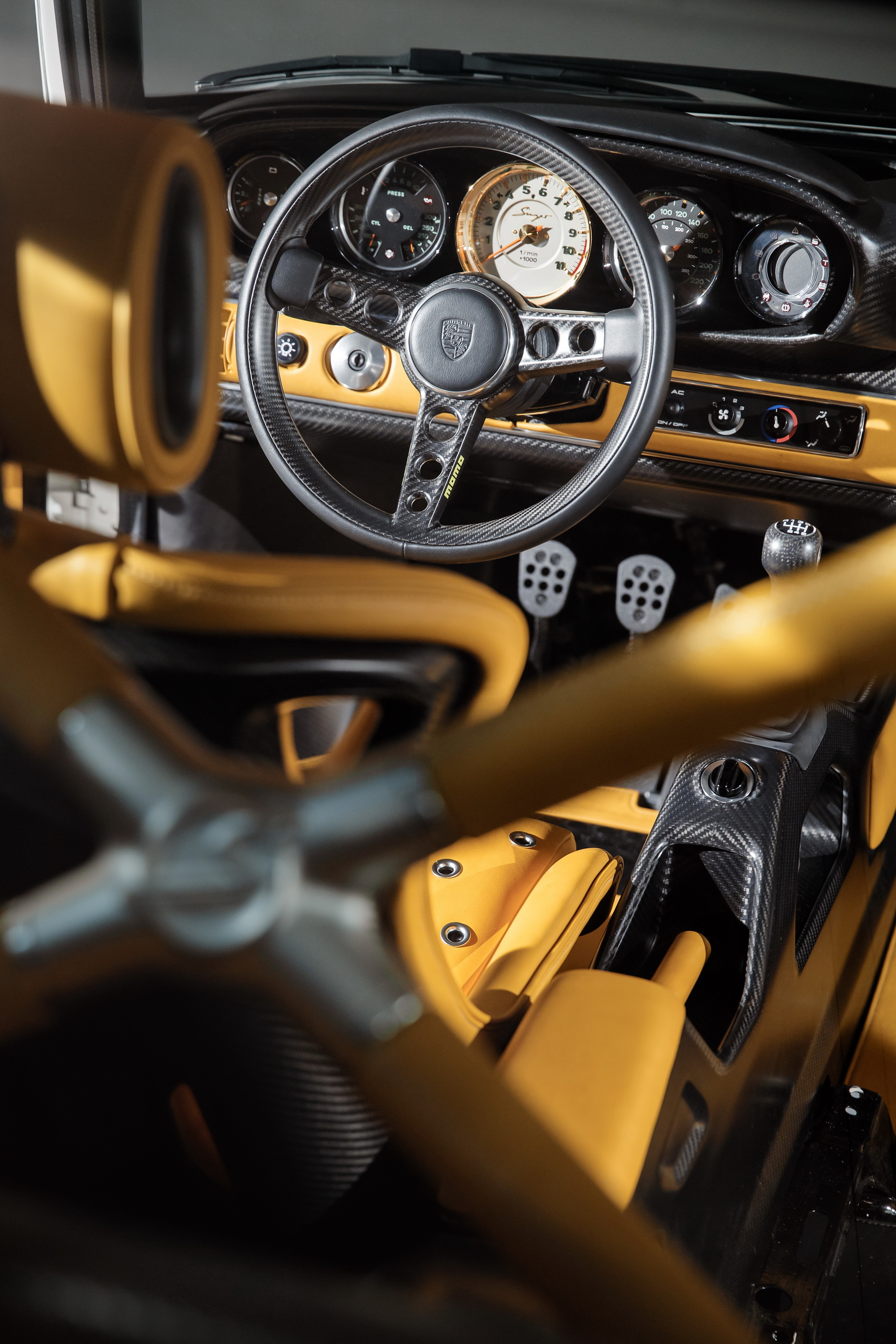 Singer_DLS_37 Bespoke $1.8 Million Porsche 911 By Singer Is Coming To Geneva