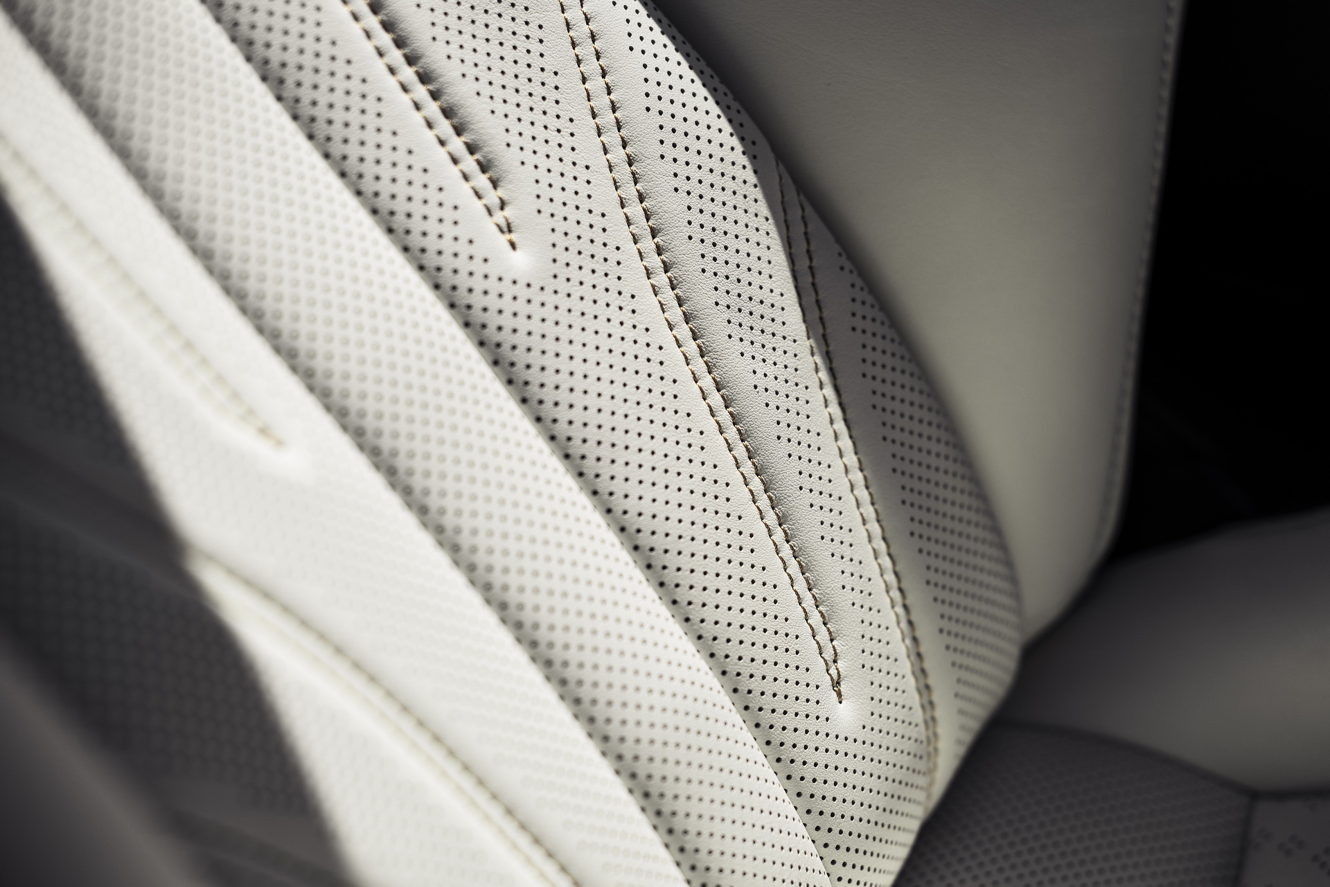 lexus-two-concepts-for-2018-pebble-beach-3 Bespoke Lexus UX 250h And LC Inspiration Series Concepts Want Your Attention