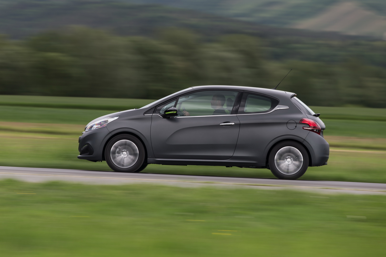 peugeot-208-3 Electric Peugeot 208 Due Next Year With Minimal Design Changes