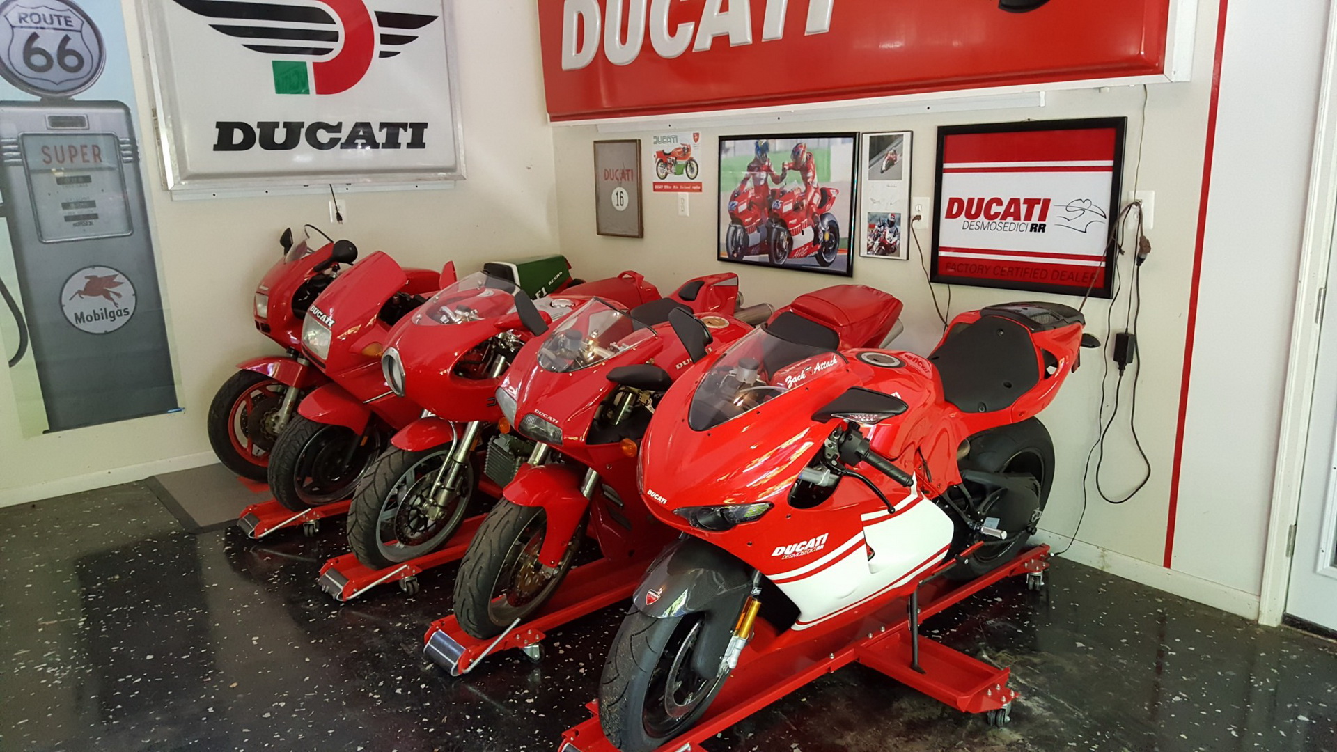 ducati-desmosedici-rr-auction-bat-30 Rare 2008 Ducati Desmosedici RR Will Cost You More Than $55k