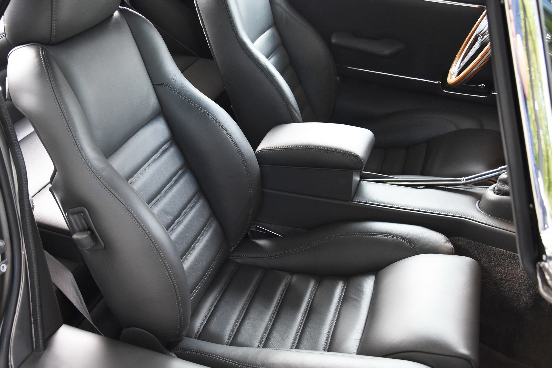 jaguar-e-type-restomod-16 Restomod Jaguar E-Type Combines Modern Practicality With Classic Styling