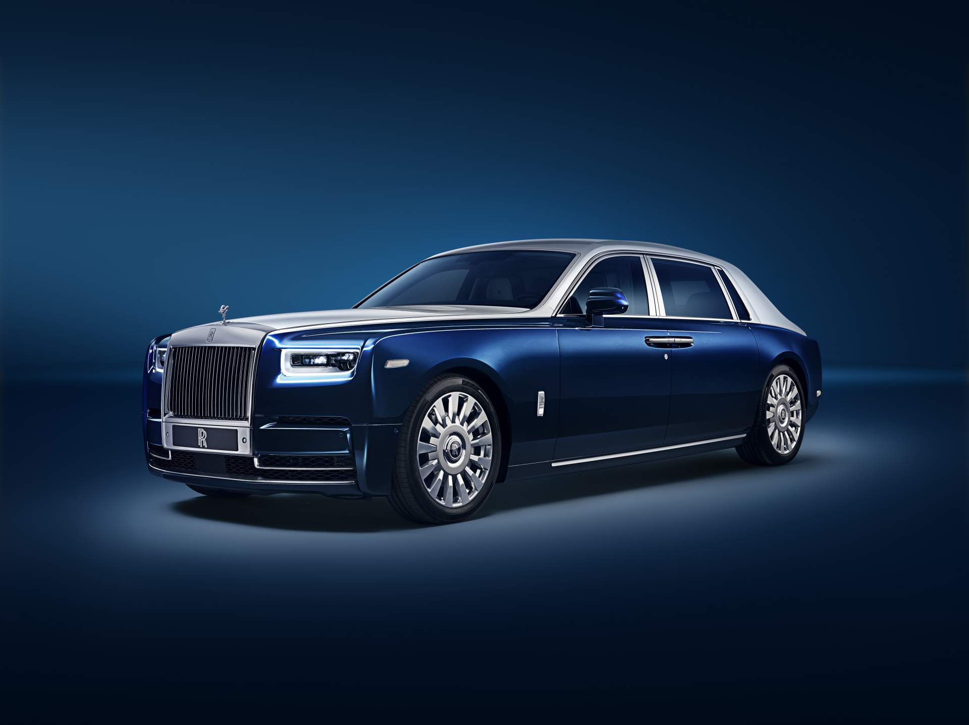 Rolls-Royce Phantom Chengdu Rolls-Royce Phantom EWB’s “Privacy Suite” Offers Total Isolation From The Peasants