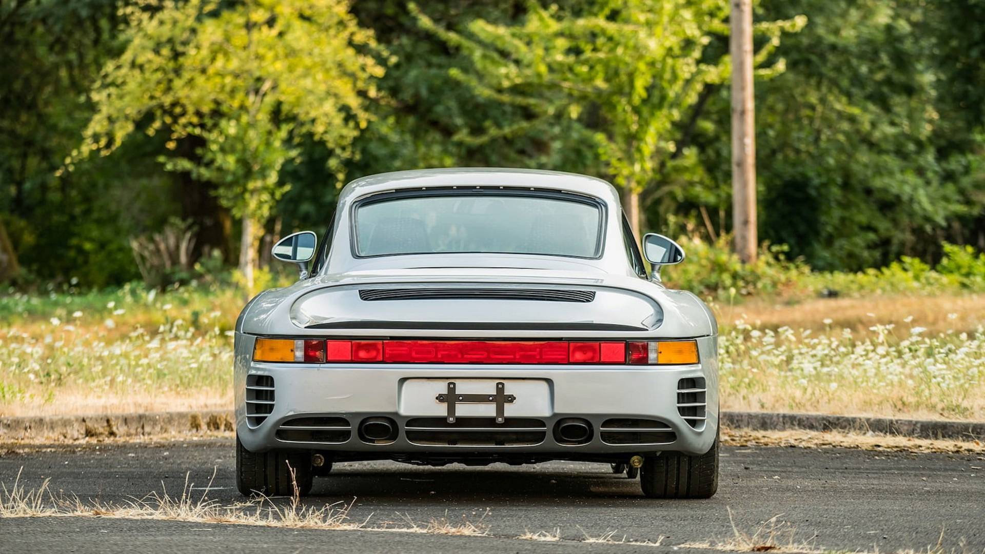 Porsche-959-Komfort-Crashed-7 Crashed Porsche 959 Komfort Sells For Almost Half A Million Dollars