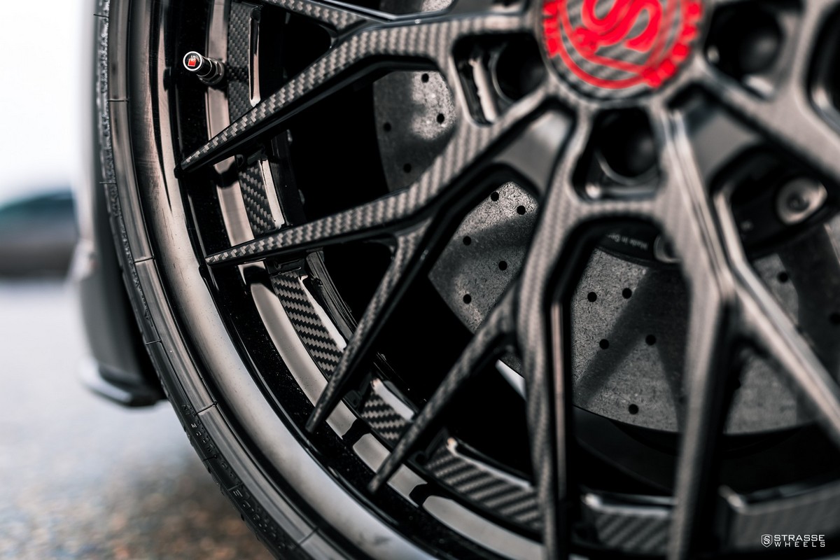 Audi-R8-V10-Plus-Strasse-7 All-Black Audi R8 V10 Plus Looks Like A Four-Wheel Stealth Bomber