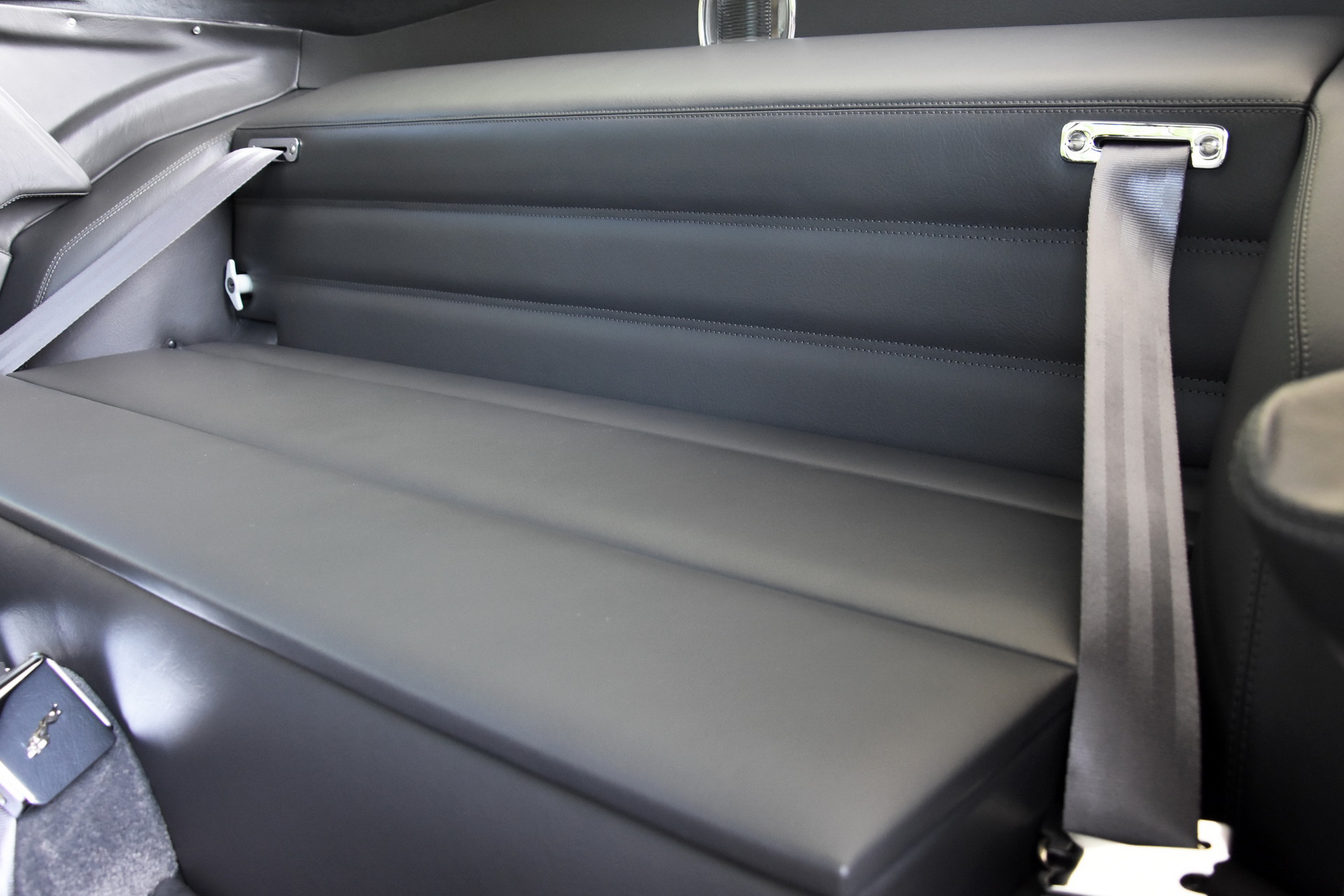 jaguar-e-type-restomod-17 Restomod Jaguar E-Type Combines Modern Practicality With Classic Styling