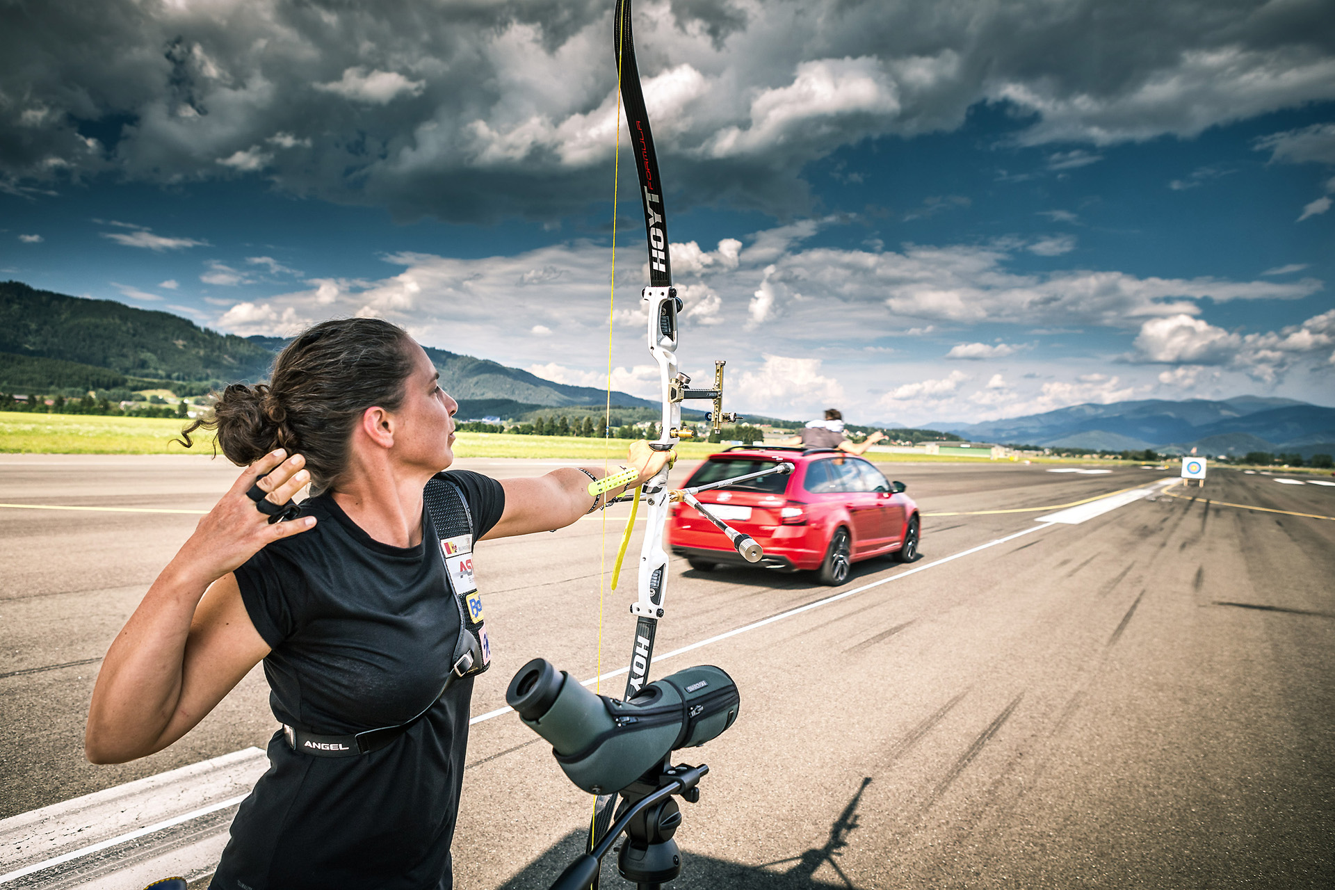 skoda-octavia-rs-245-laurence-baldauff Watch A Guy Catch A Flying Arrow From The Sunroof Of A Speeding Skoda