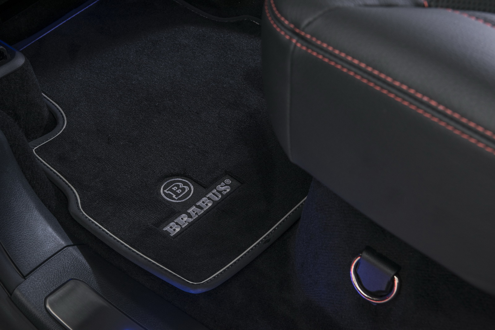 2019-mercedes-benz-g-class-brabus-tuning-41 Tired Of Tahoes? Mercedes G500 By Brabus Would Look Great In A Black-Ops Flick