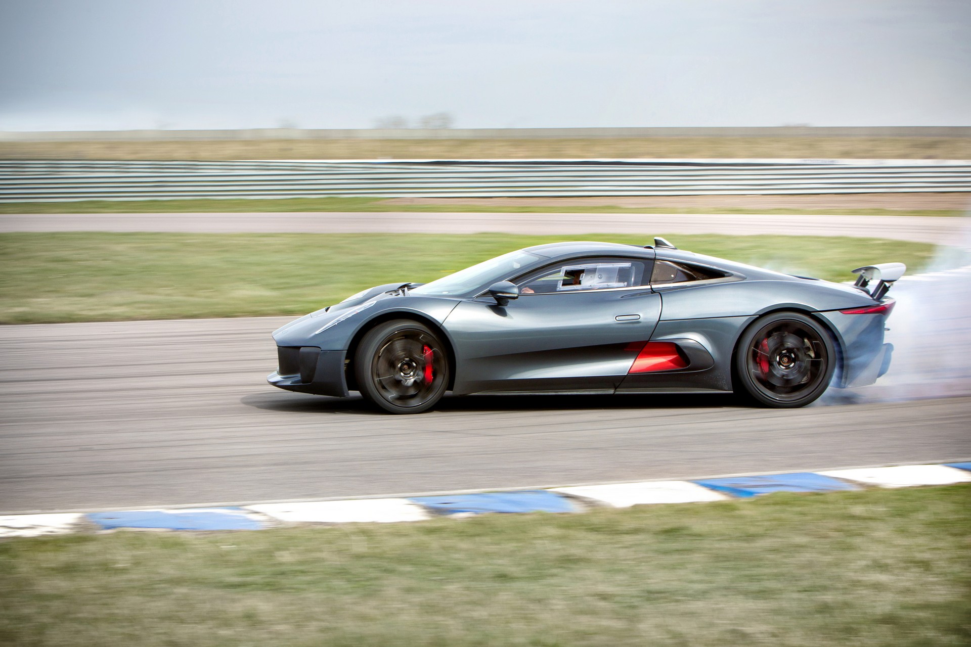 JAGUAR C-X75-14 Jaguar’s Reportedly Working On A Mid-Engine Hybrid Supercar With 550+ HP