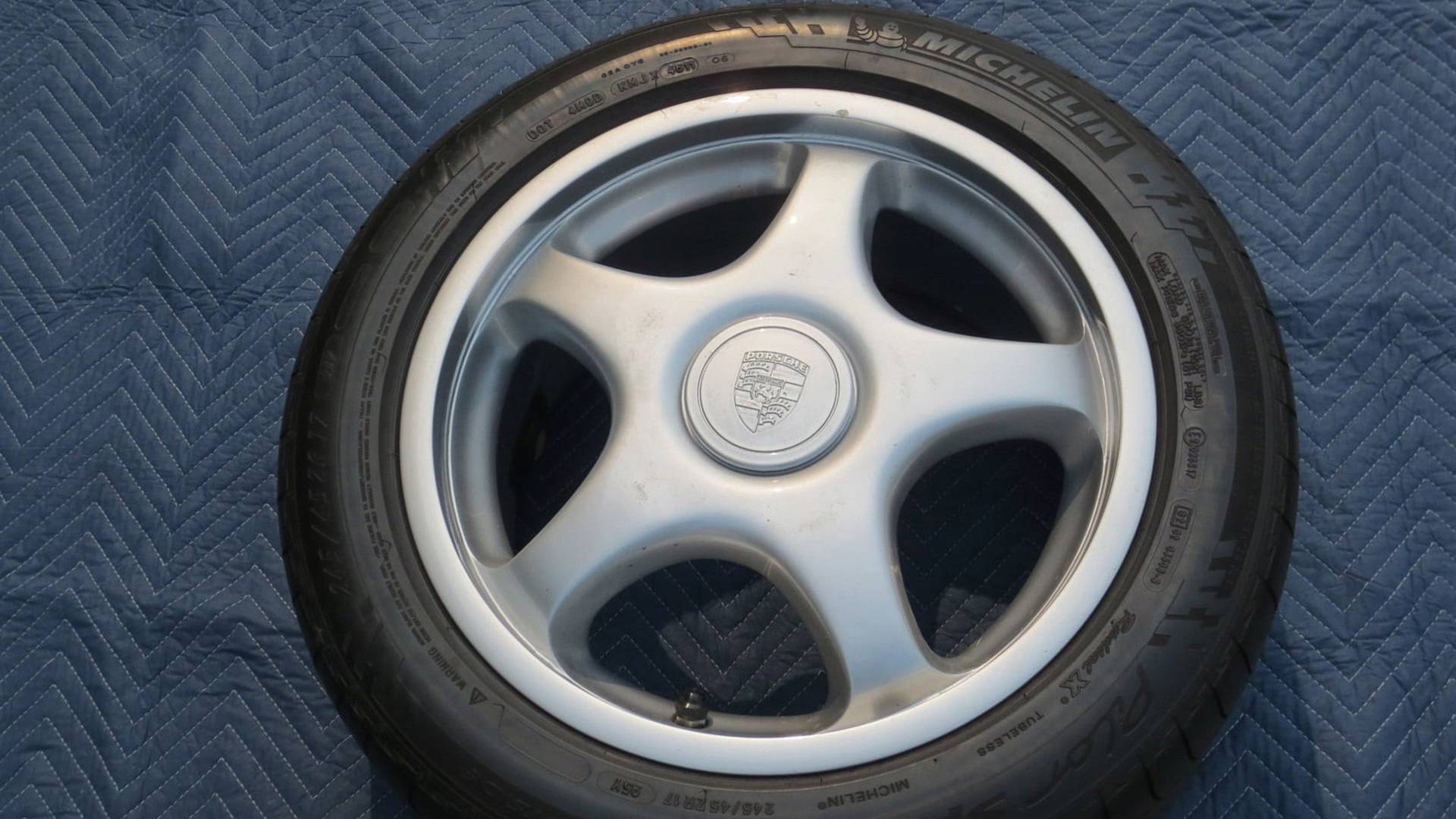 Porsche-959-Komfort-Crashed-15 Crashed Porsche 959 Komfort Sells For Almost Half A Million Dollars