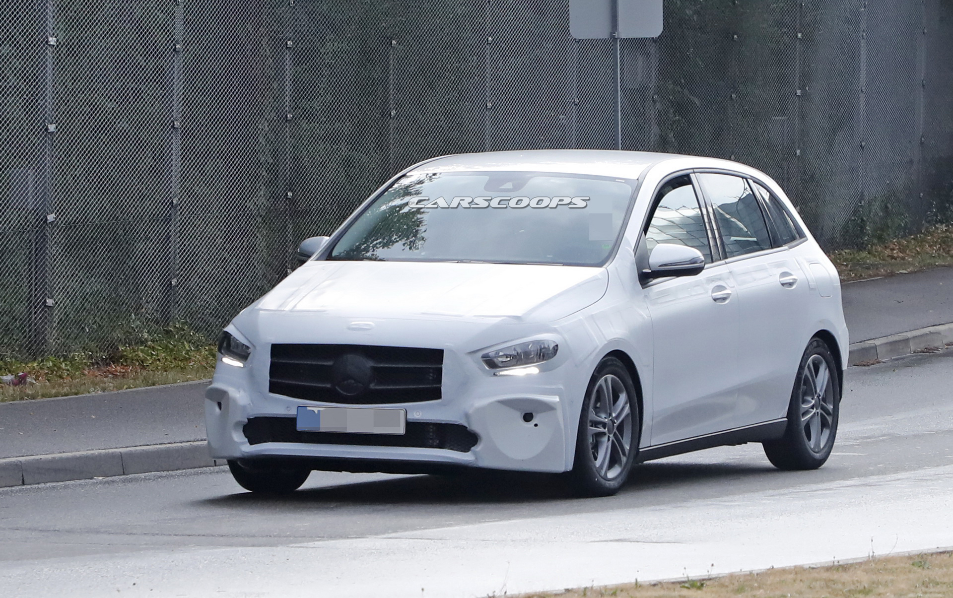 2019-mercedes-b-class-drops-more-camo-1 2019 Mercedes B-Class Minivan Gets In Line With Latest A-Class