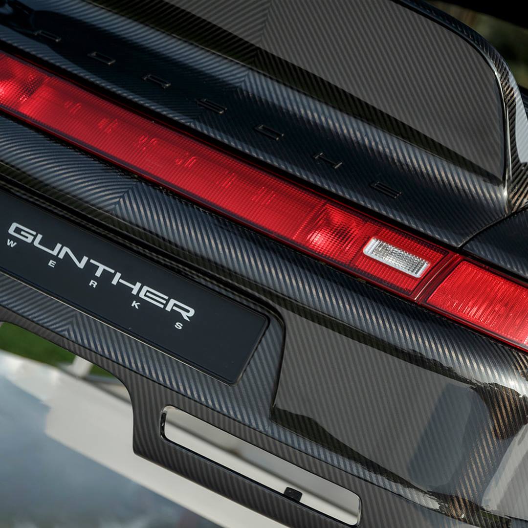 Gunther-Werks-400R-CarbonFiber-06 Nothing To See Here, Just A Glorious Naked-Carbon Porsche 993 Body By Gunther Werks
