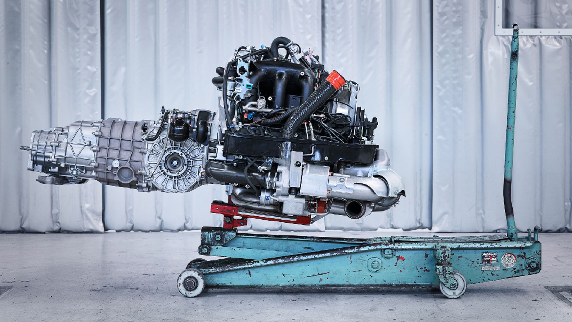 Porsche-993-Turbo-Project-Gold-4 Porsche’s Project Gold Is A Brand New, 20-Year Old 993 Turbo