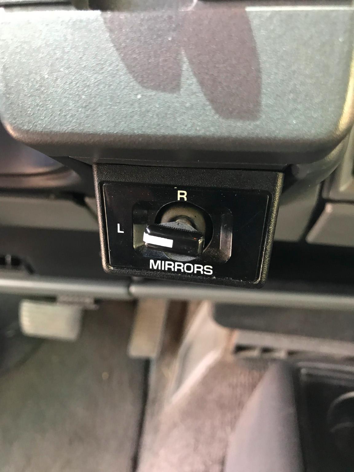 1993-gmc-typhoon-bat-auction-42 GMC Typhoon Turbo AWD Is Your 1990s Sleeper SUV