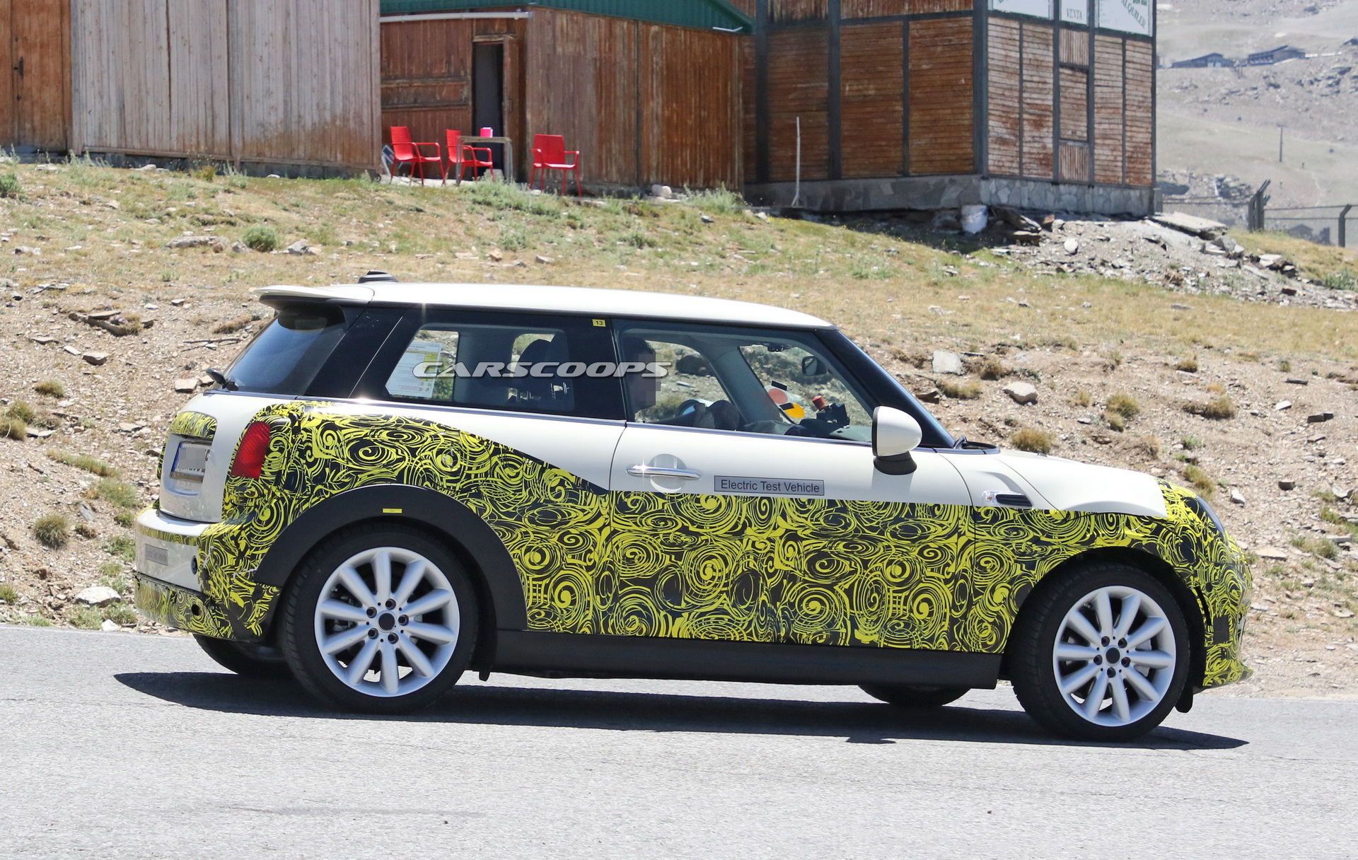 mini-electric-spied-inside-and-out-7 Mini Electric Prototype Spied With New Digital Driver’s Display