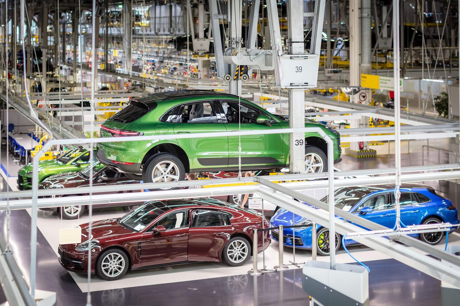 Porsche Leipzig GmbH That Was Fast: 2019 Porsche Macan Already Enters Production